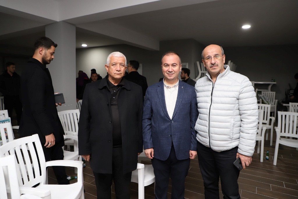 "AK PARTİ MİLLETE HİZMET DAVASIDIR"