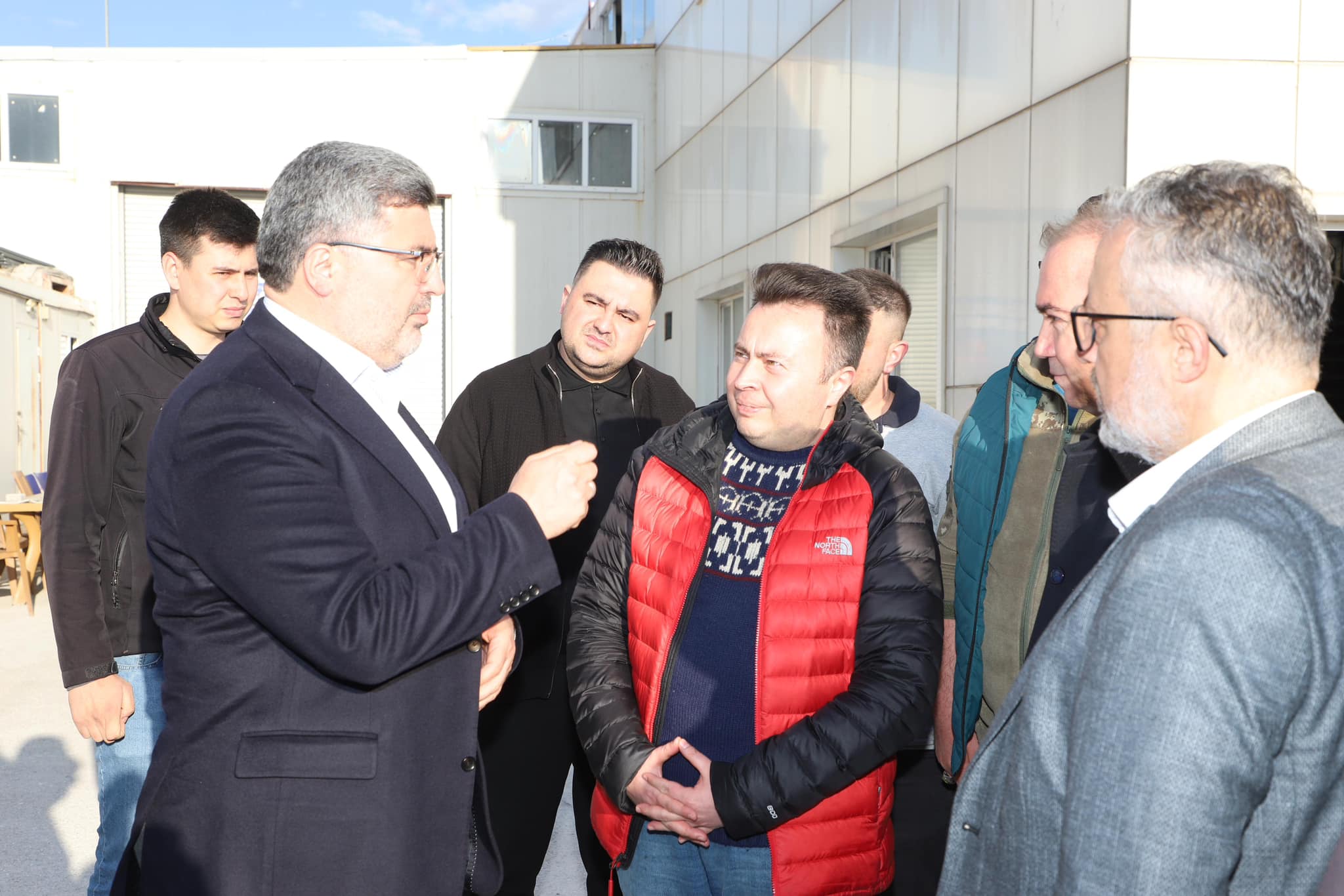 AK PARTİLİ VEKİLLERDEN PARKE ÜRETİM TESİSİNE ZİYARET
