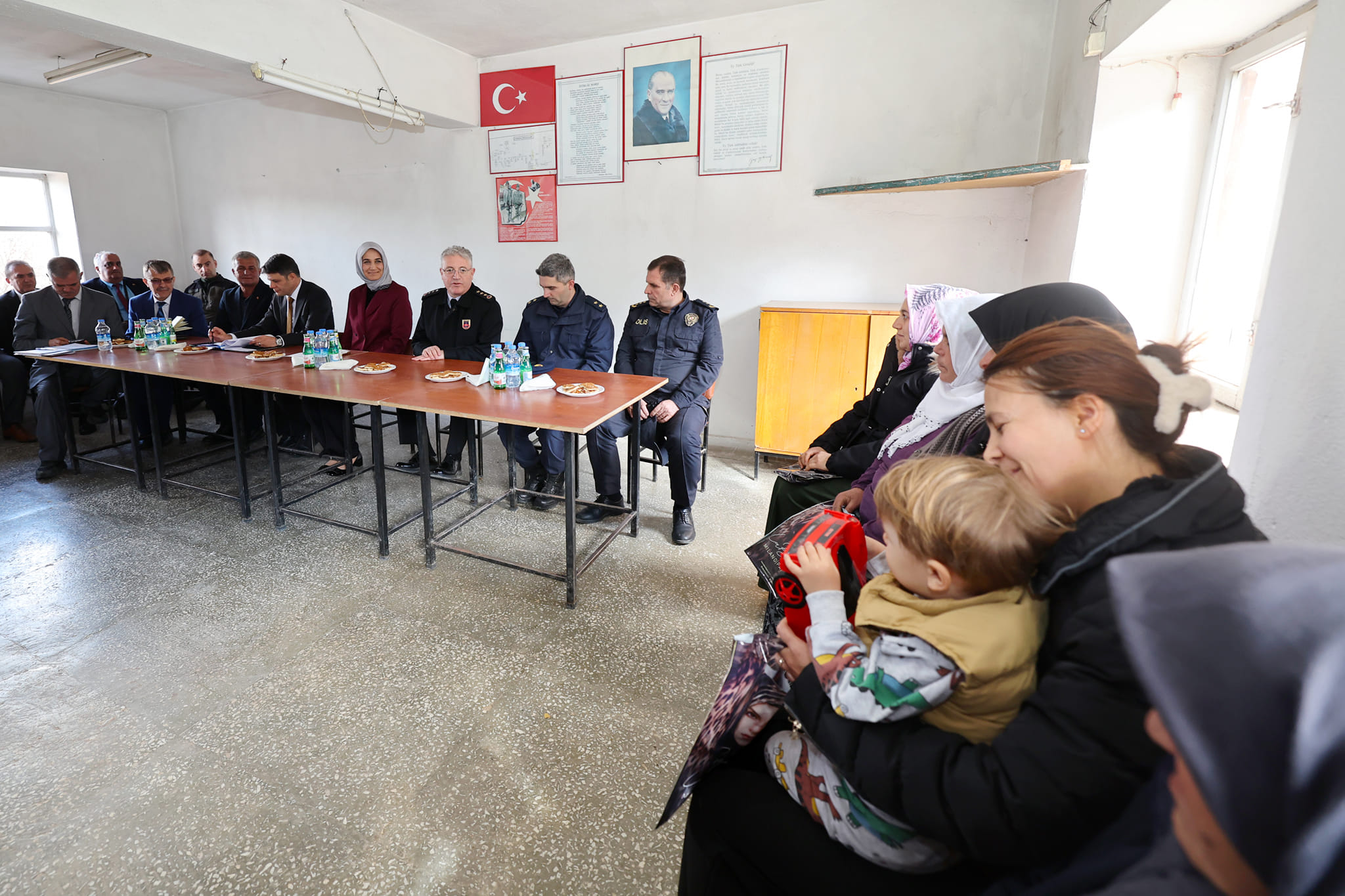 VALİ YİĞİTBAŞI ŞEYHAHŞİ KÖYÜNÜ ZİYARET ETTİ