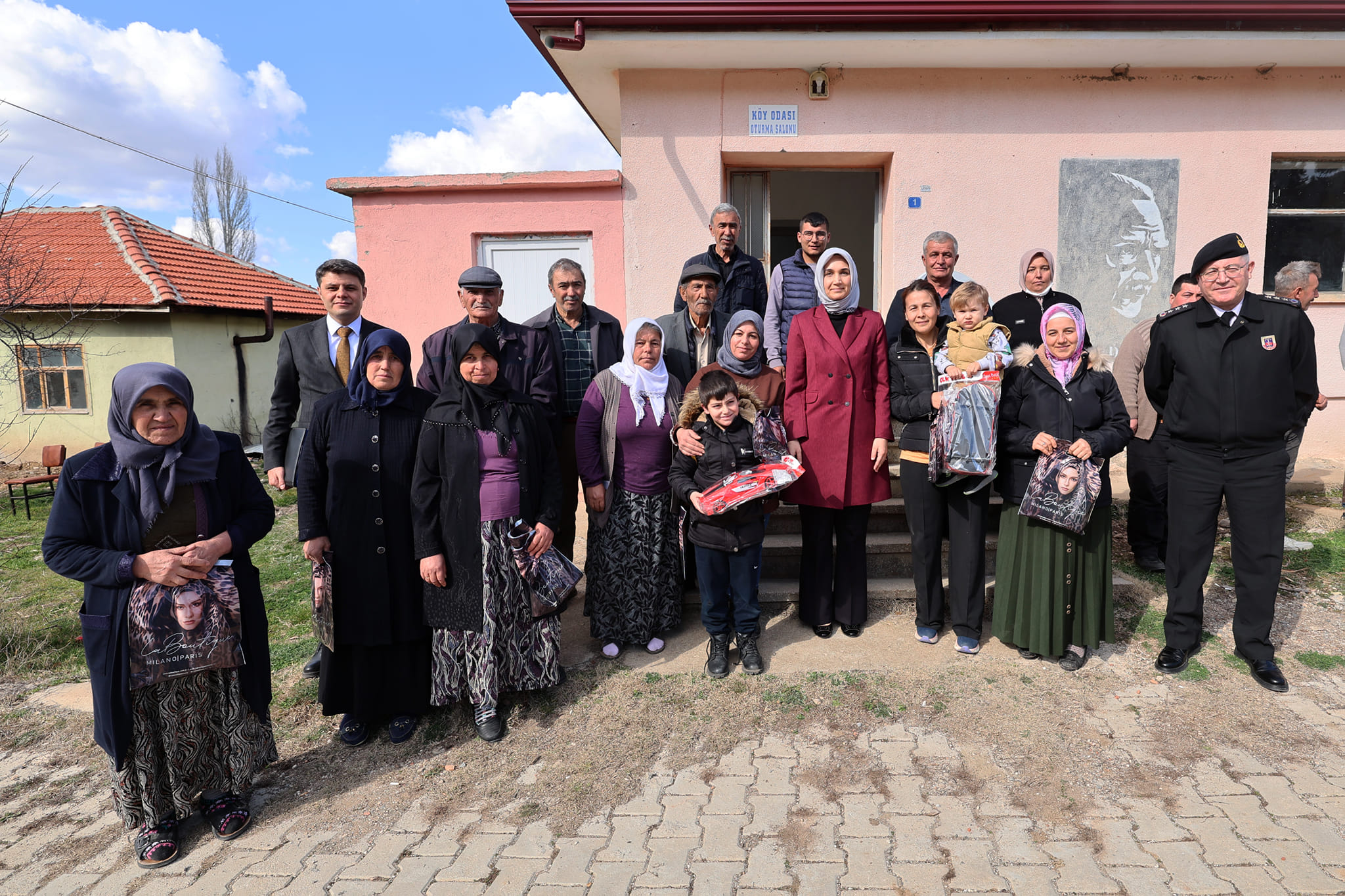 VALİ YİĞİTBAŞI ŞEYHAHŞİ KÖYÜNÜ ZİYARET ETTİ