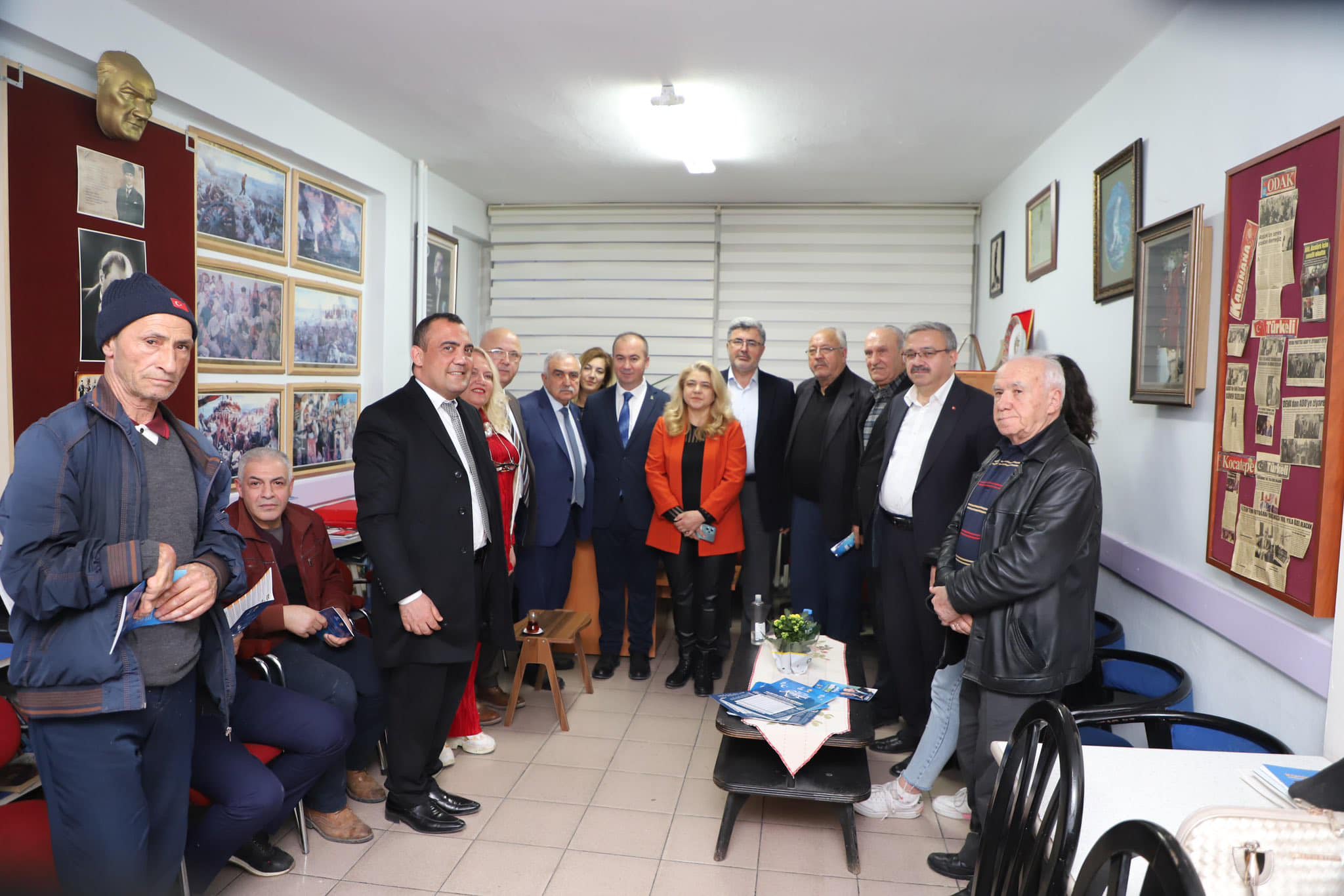 AK Parti adayı Hüseyin Ceylan Uluçay  Atatürkçü Düşünce Derneğini ziyaret etti