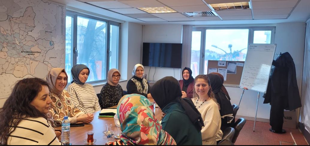 AK Parti Afyonkarahisar Kadın Kolları, Seçim Çalışmalarını ve Ramazan Ayı Planlamasını Toplantıyla Belirledi