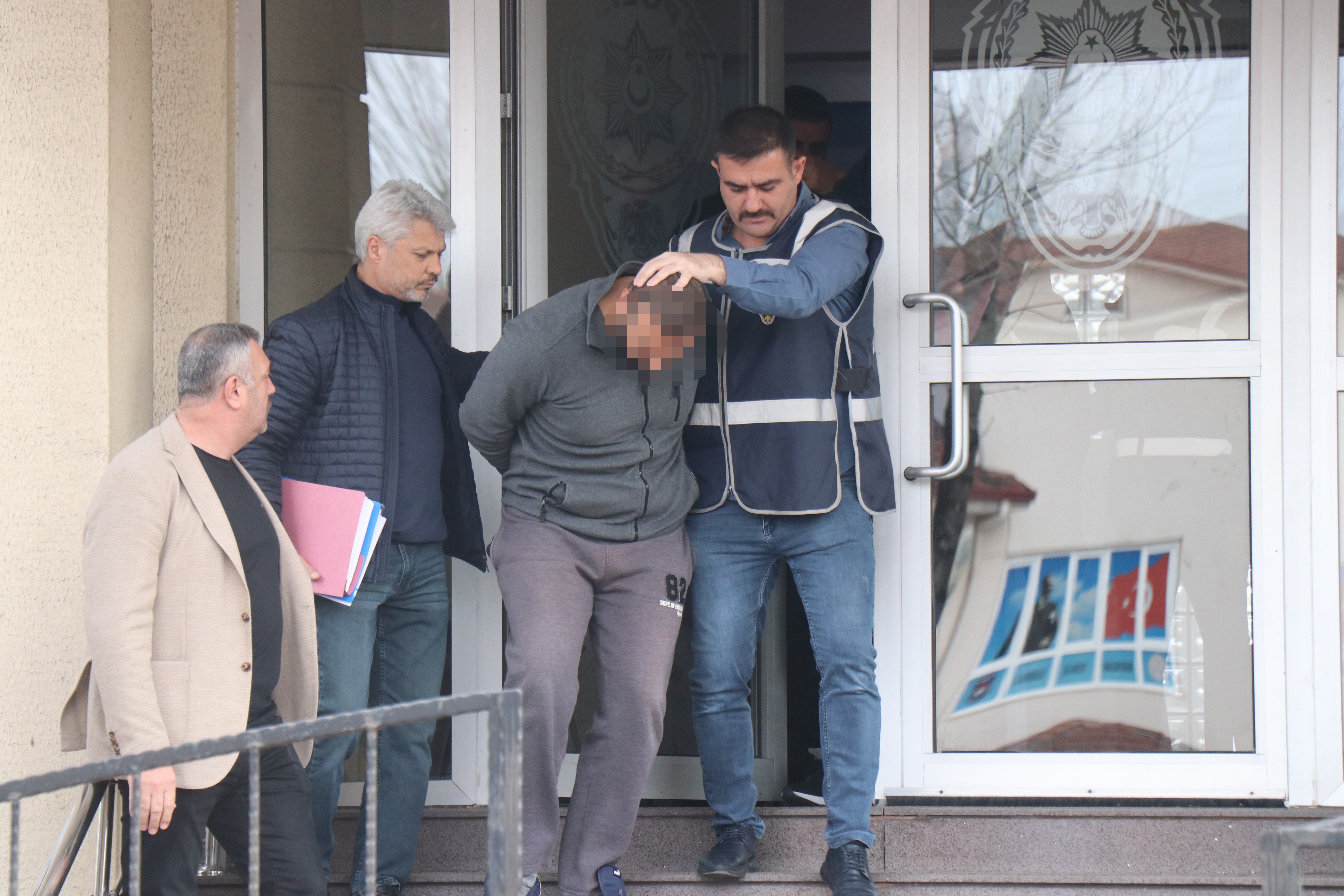 Aracının Önünde Bıçaklanarak Öldürülmüştü