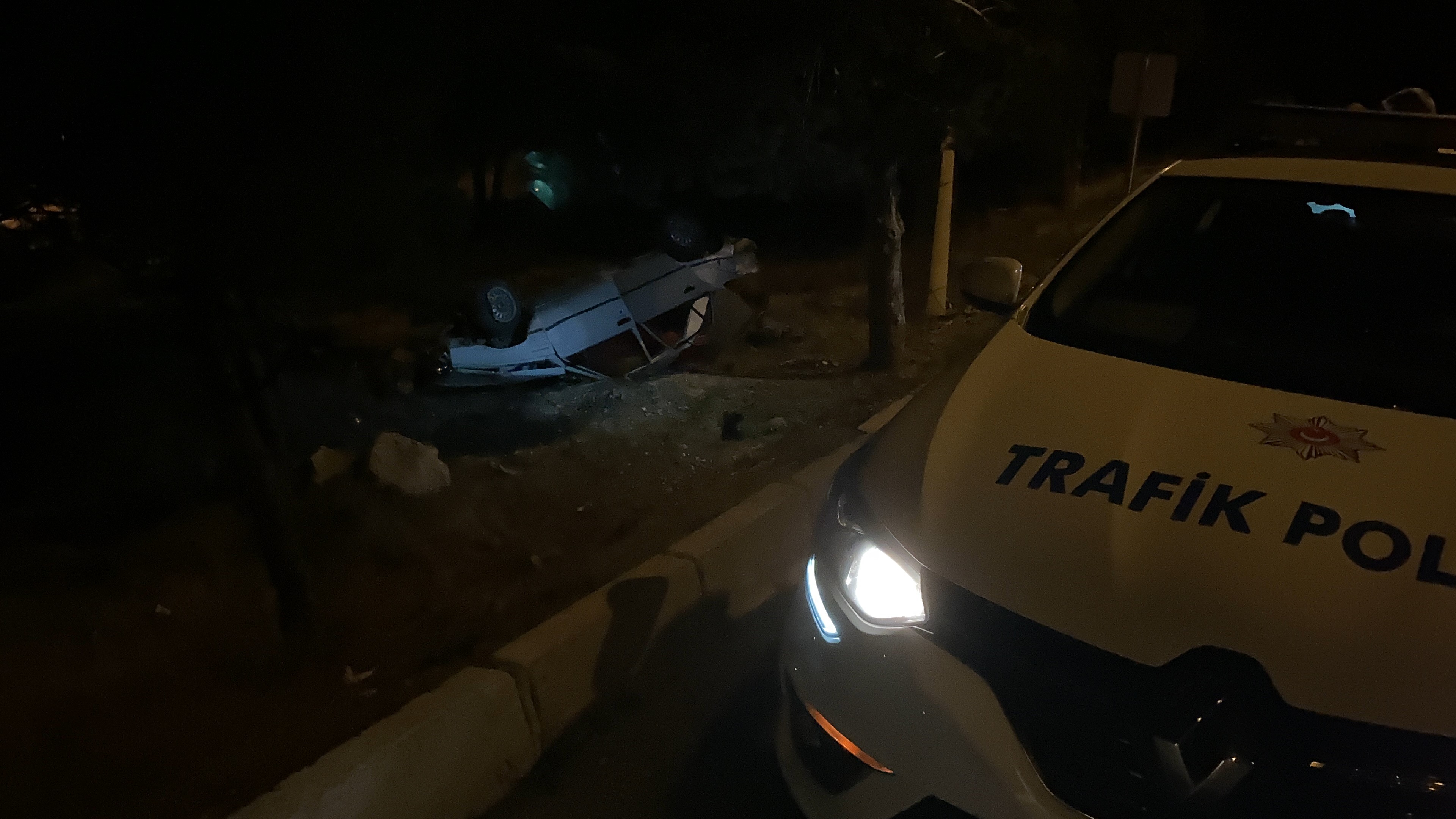 Otomobil Şarampole Devrildi: 1’i Ağır 3 Yaralı