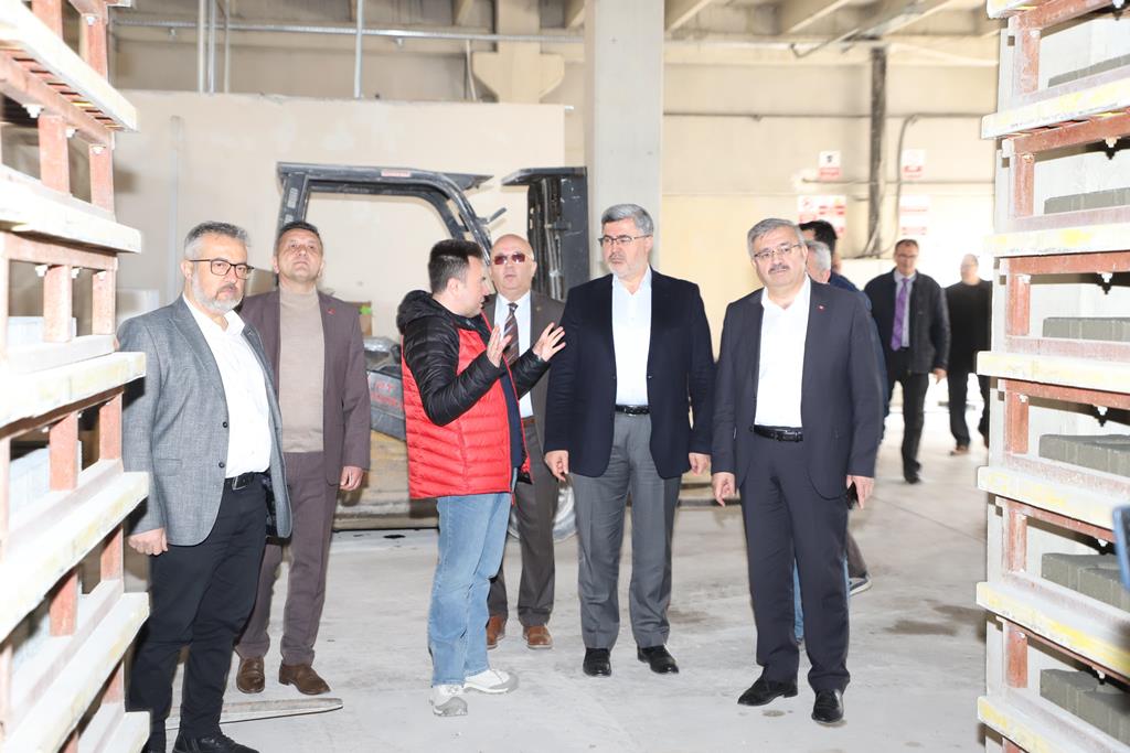 "AFYONKARAHİSAR ULUÇAY İLE TARİHİ YATIRIMLARA KAVUŞACAK"