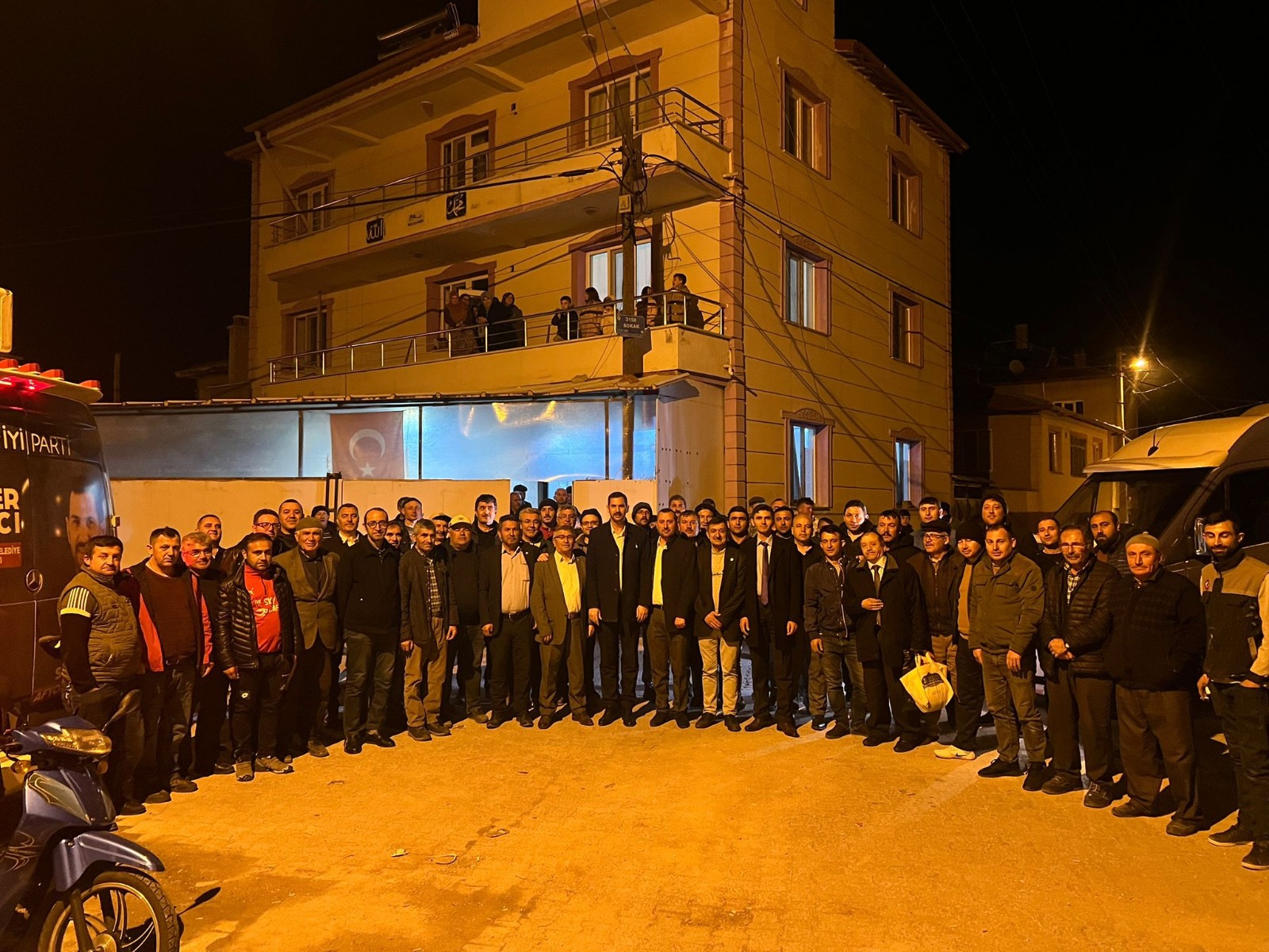 ALPER YAĞCI SADIKBEY MAHALLESİ'NDE SEÇMENLERLE BULUŞTU: "NAMUS SÖZÜ" VERDİ