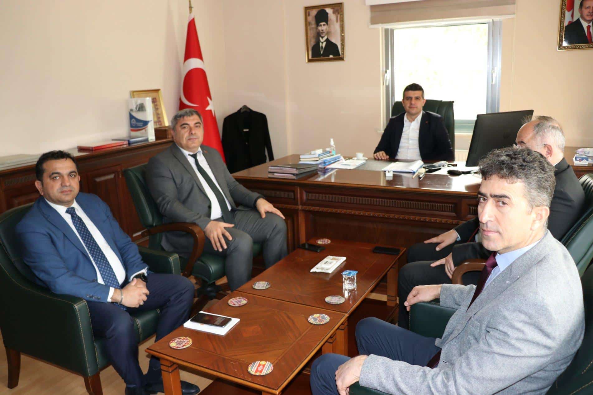 Müdür Sünnetci Çay Kaymakamı Yeşilbaş'ı Ziyaret Etti