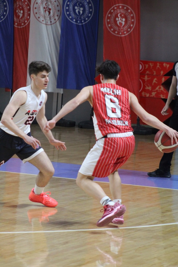 U-18 BASKETBOL BÖLGE ŞAMPİYONASI BAŞLADI