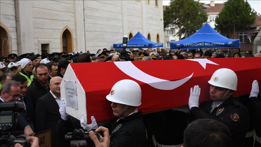 Şehit Polis Gözyaşları İçinde Defnedildi