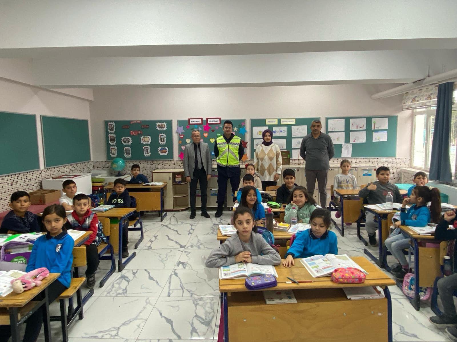 Emirdağ'da Trafik Eğitimleri Sürüyor