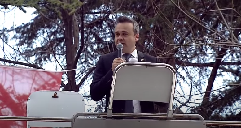 CHP'li Erhan Genel Başkanı Özgür Özel'in Ziyareti Öncesi Selamlama Konuşması Yaptı