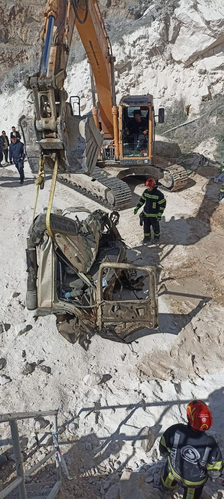 Direksiyon Hakimiyetini Kaybetmesi Sonucu Uçuruma Yuvarlandı