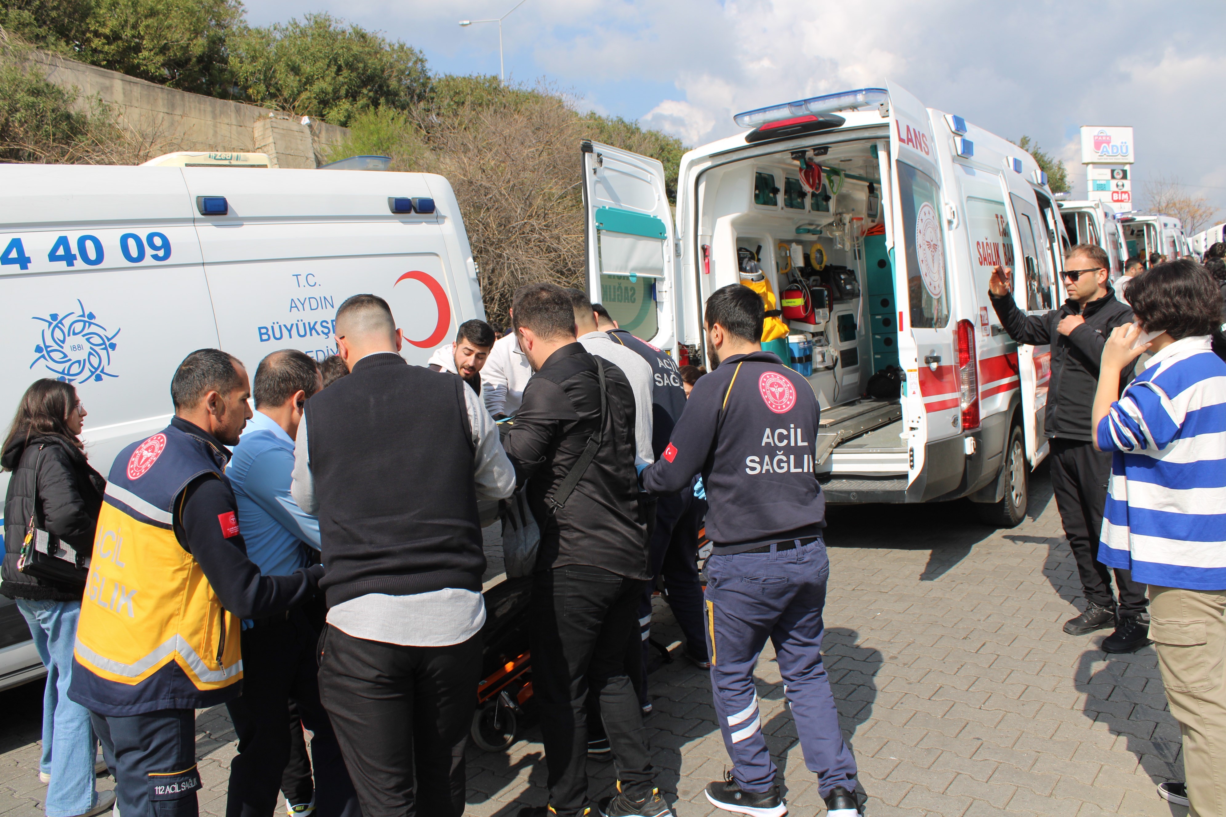 Yolcu Minibüsü Devrildi: 28 Yaralı