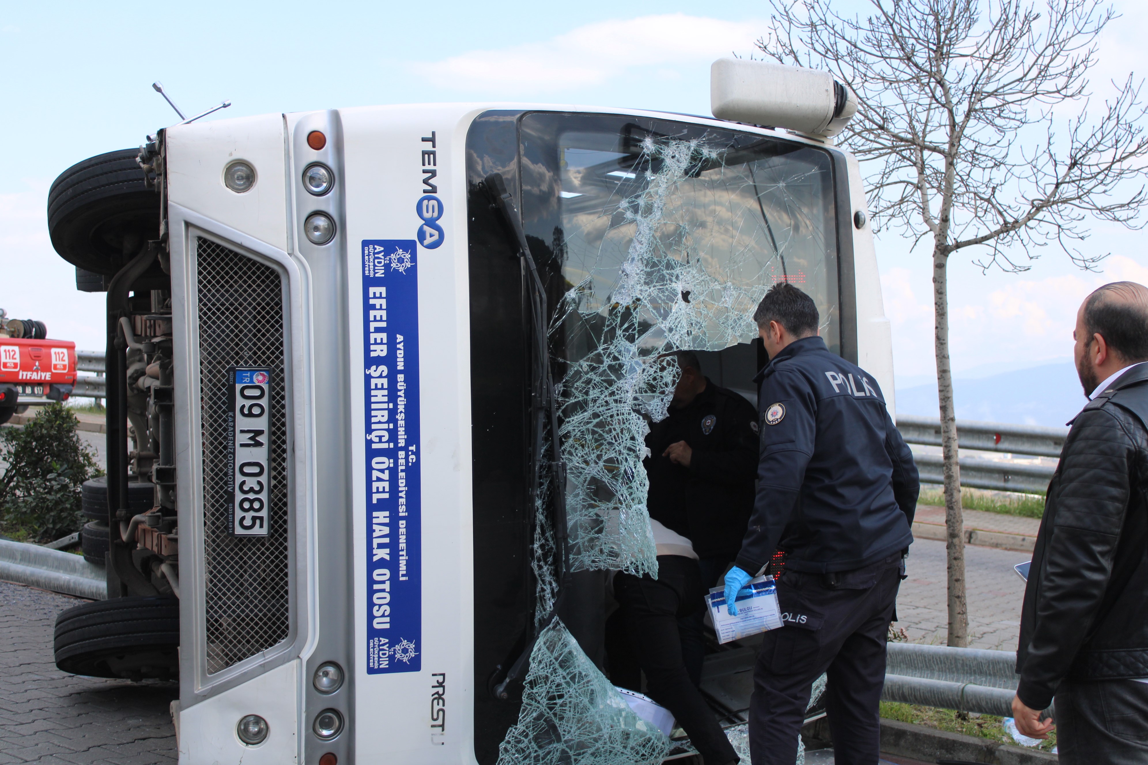 Yolcu Minibüsü Devrildi: 28 Yaralı