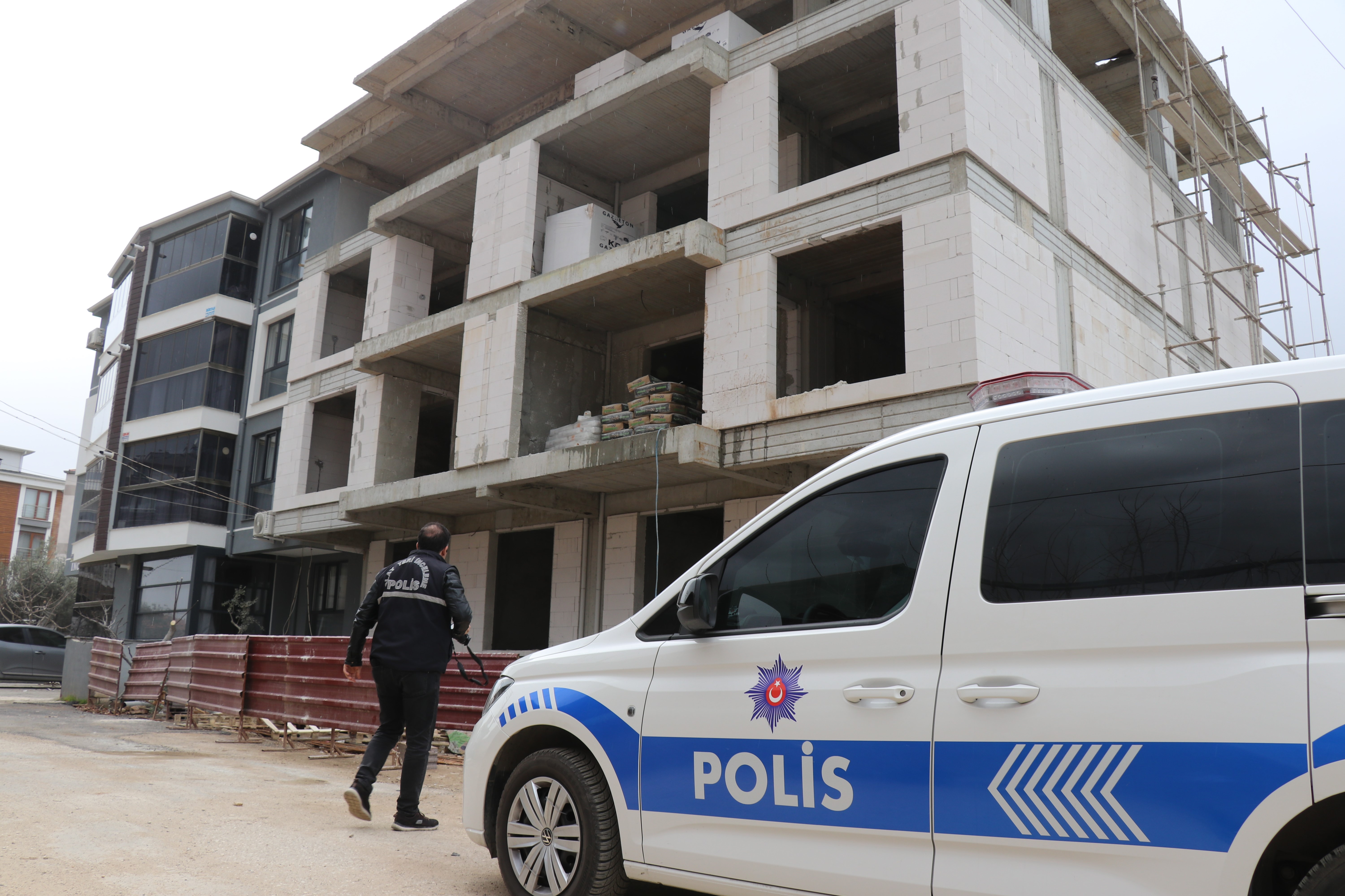 Asansör Boşluğuna Düşen İşçi Ağır Yaralandı