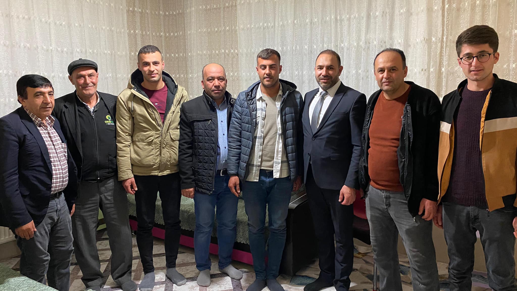 AK Partili Genç Adaya Hane Ziyaretlerinde Yoğun İlgi