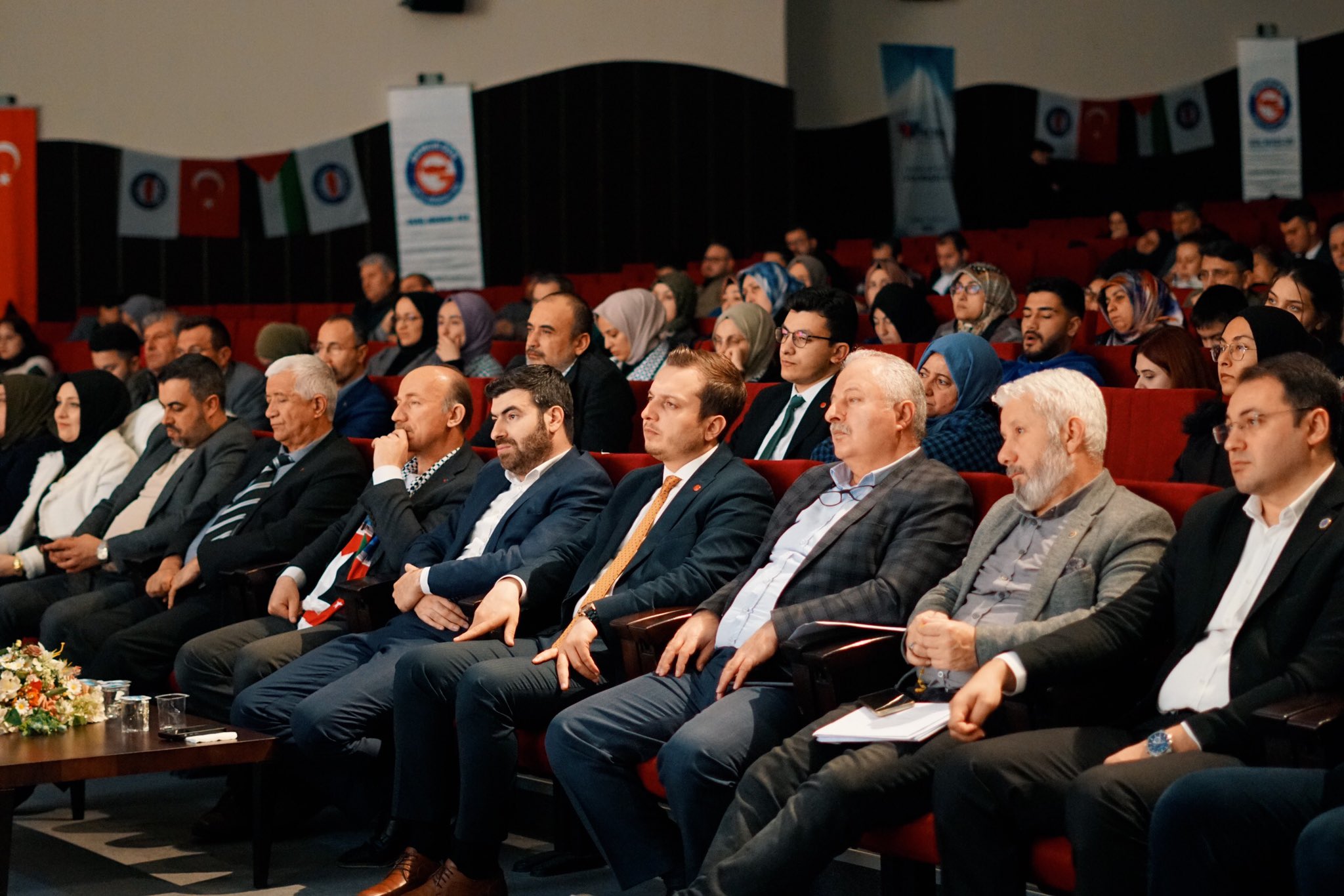 Saadet Partili Karataş Konferansa Katılım Sağladı