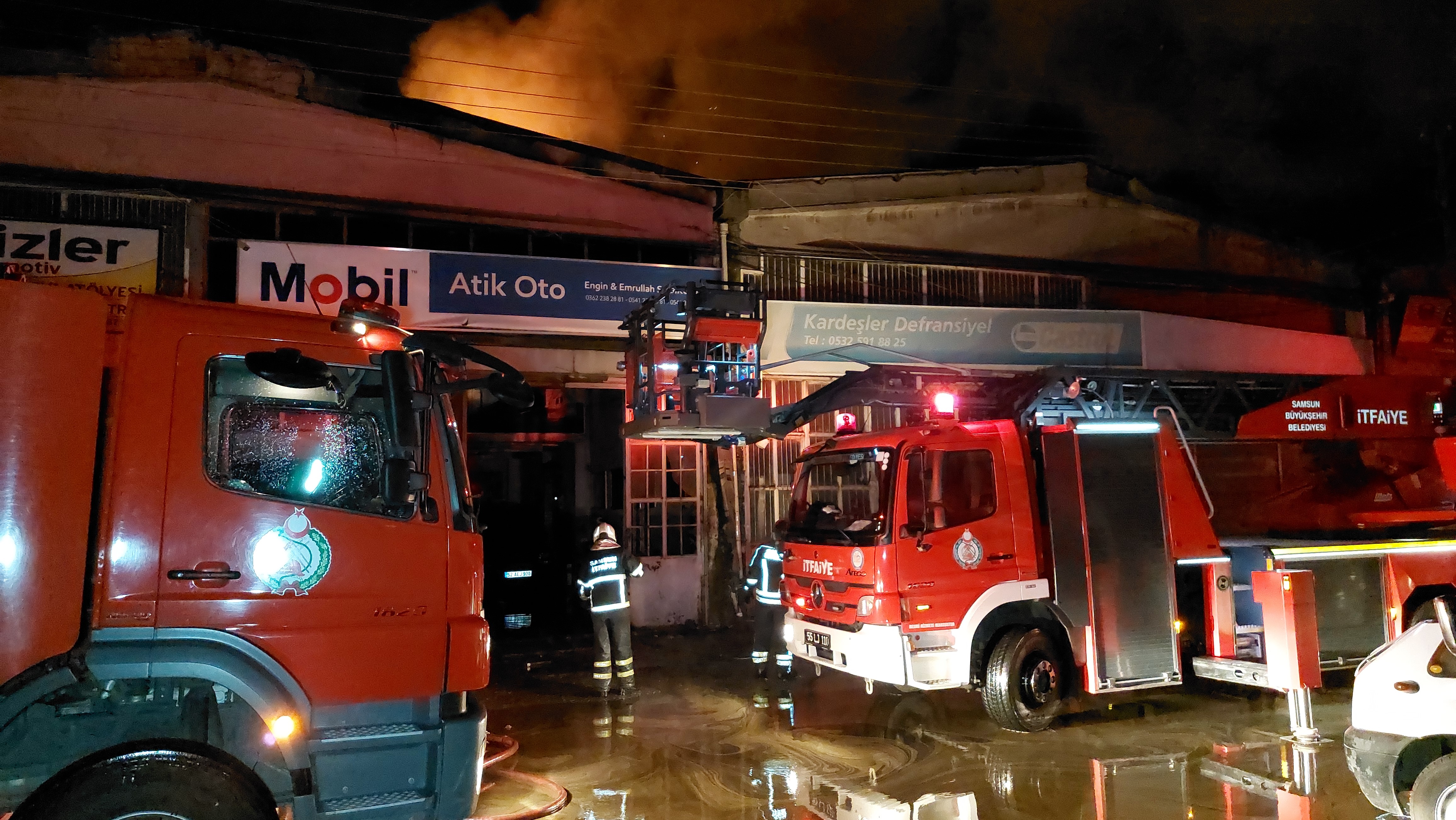 Oto Tamirci Dükkanı Alev Alev Yandı