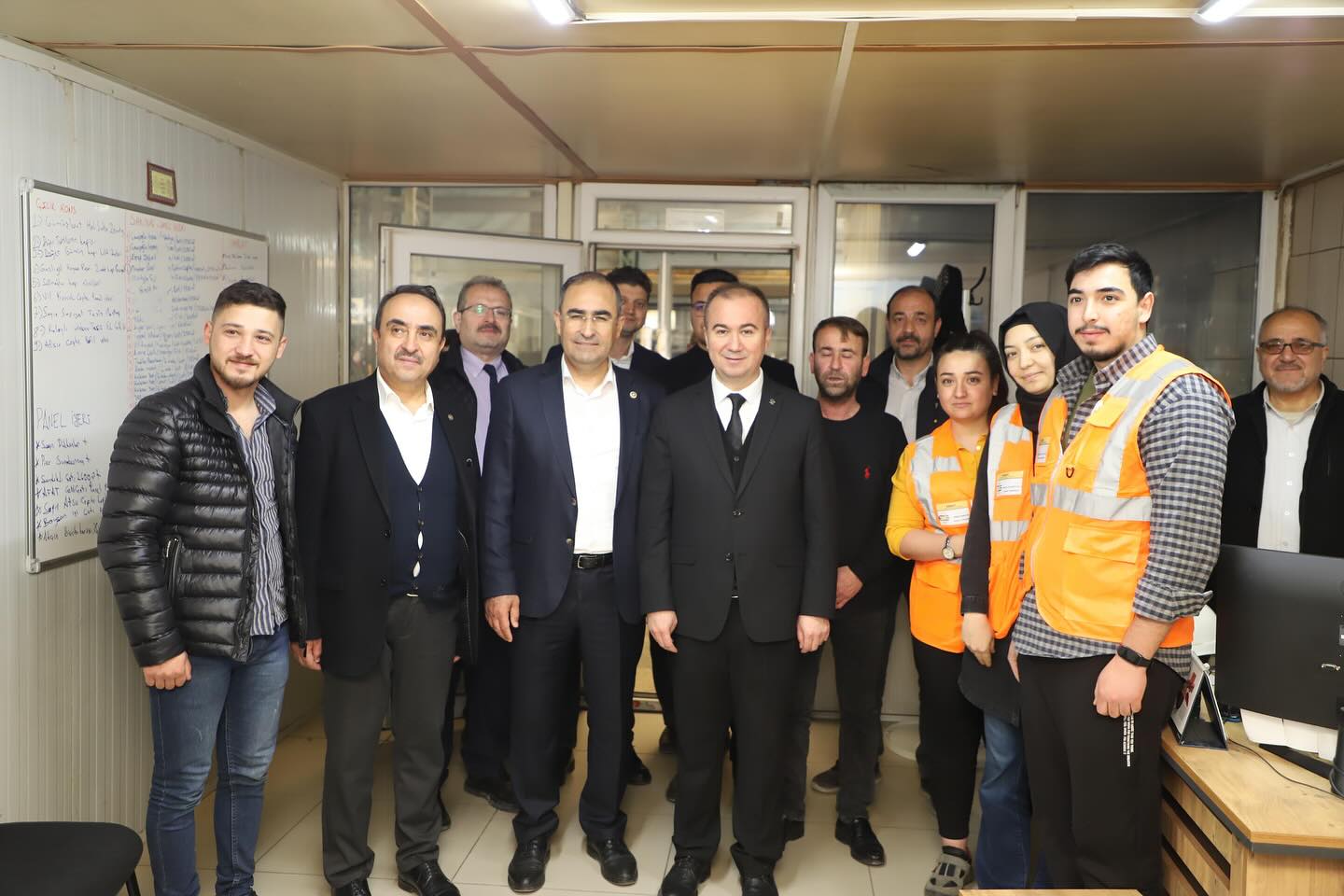 AFYONKARAHİSAR ORGANİZE SANAYİ BÖLGESİ'NDE İŞ DÜNYASIYLA BULUŞTU