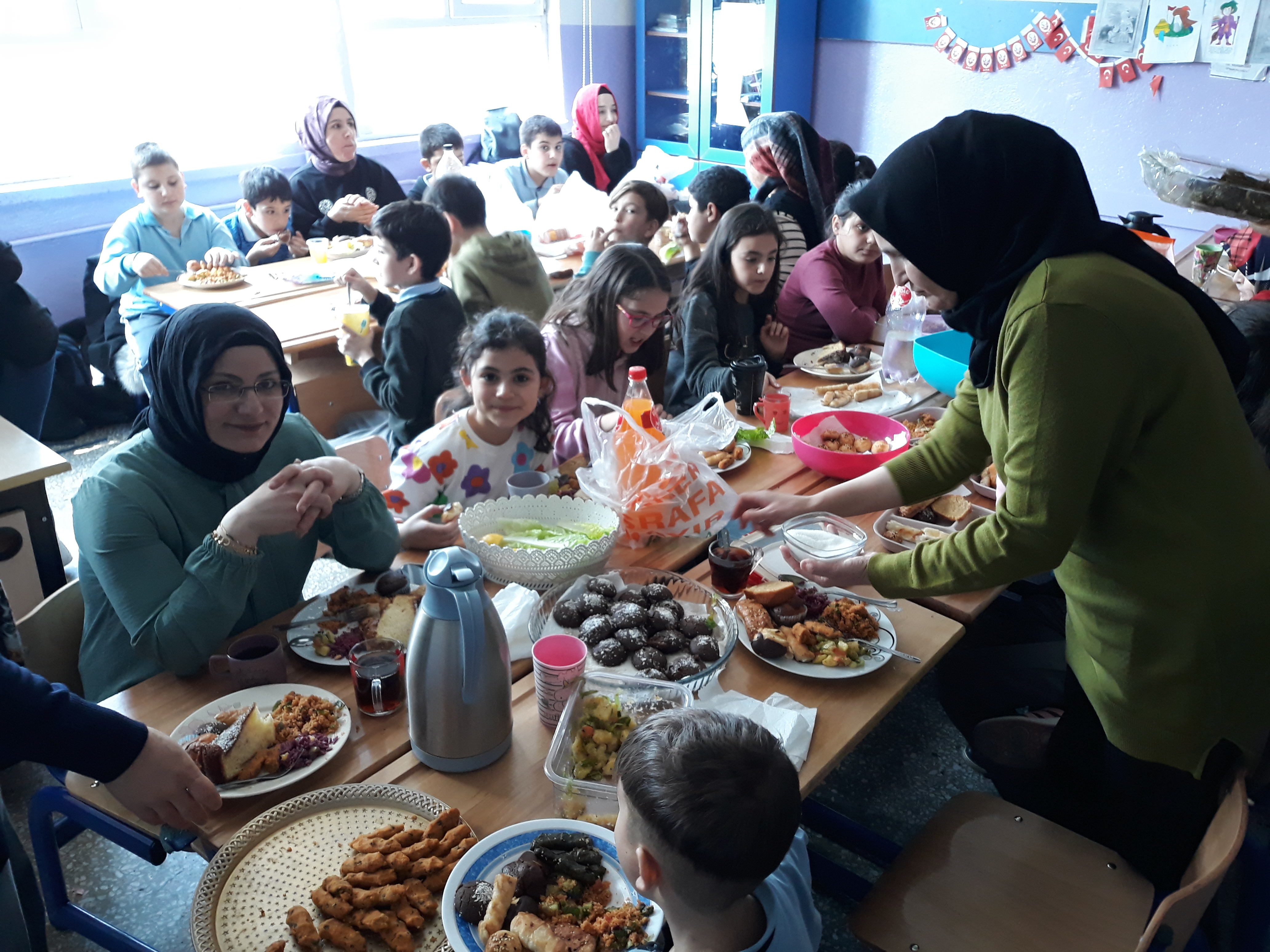 Minikler 8 Mart Kadınlar Gününü Unutmadılar
