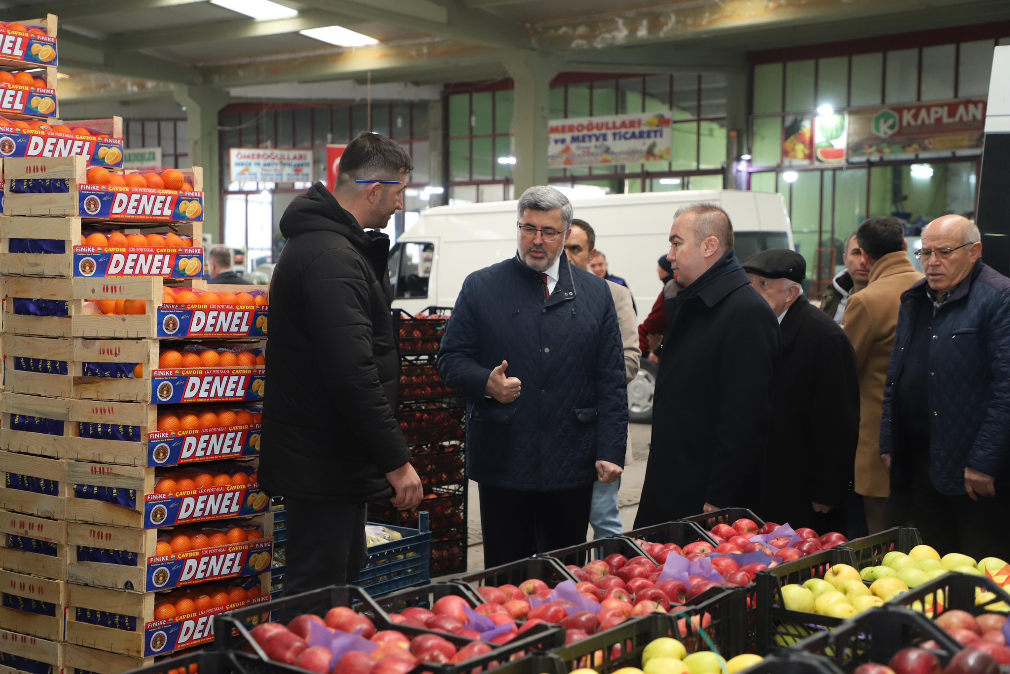 AK Partili Vekil Mesaisine Hal Esnafıyla Birlikte Başladı