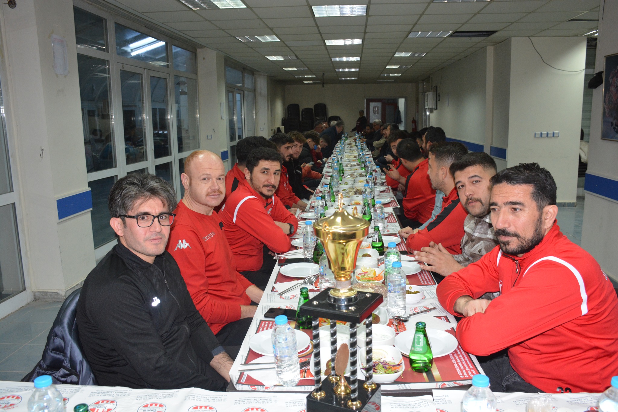AK Partililer İscehisar Sporla Yemekte Bir Araya Geldi
