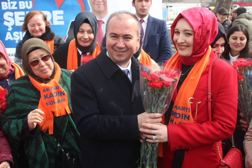 "KADIN VE ERKEĞİN ADALETLİ BİR ŞEKİLDE TOPLUMU İNŞA EDECEĞİNE İNANDIK"