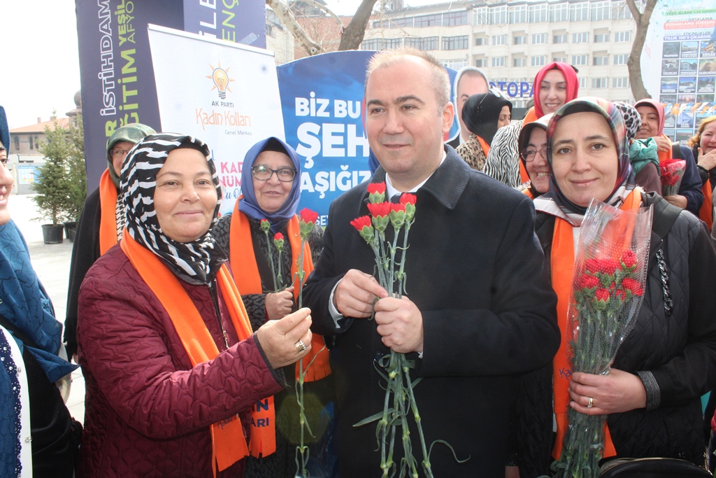 "KADIN VE ERKEĞİN ADALETLİ BİR ŞEKİLDE TOPLUMU İNŞA EDECEĞİNE İNANDIK"