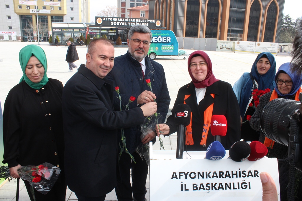 "KADIN VE ERKEĞİN ADALETLİ BİR ŞEKİLDE TOPLUMU İNŞA EDECEĞİNE İNANDIK"