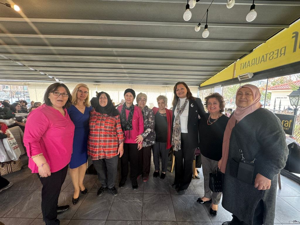"EMEĞİN VE CESARETİN TİMSALİ OLMUŞ KADINLARIN GÜNÜNÜ KUTLUYORUM"