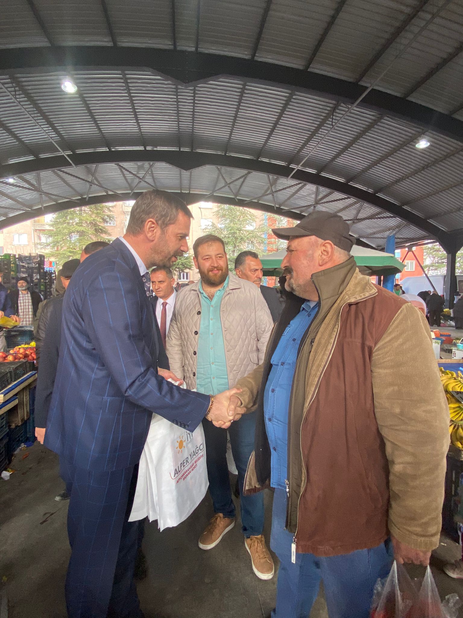 İYİ Partili Aday Esnafın Nabzını Yokladı