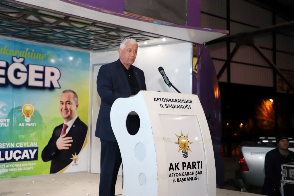 "BİZ HİZMETLE TELAŞLANIRKEN, BİRİLERİ HDP NE DER KANDİL NE DER KAYGISINDA"