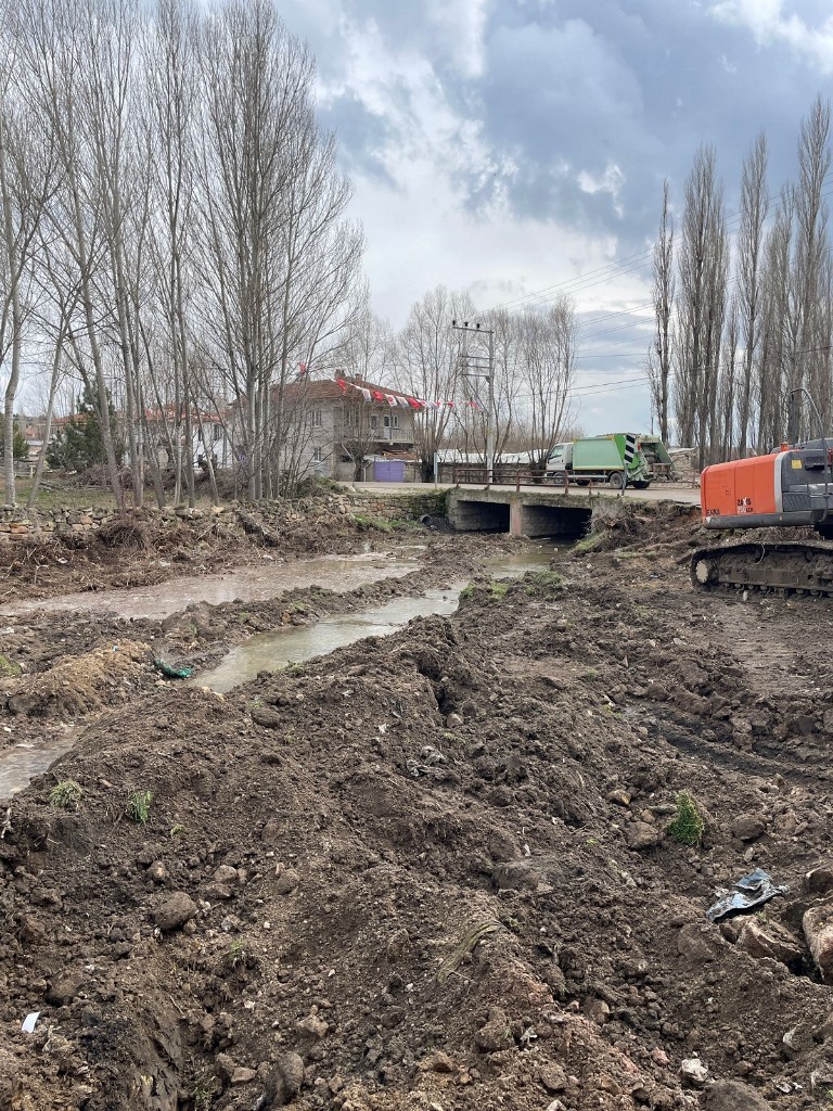 "DERE ISLAHI SORUNUNU MİLLETVEKİLİ TAYTAK ÇÖZMÜŞTÜR"