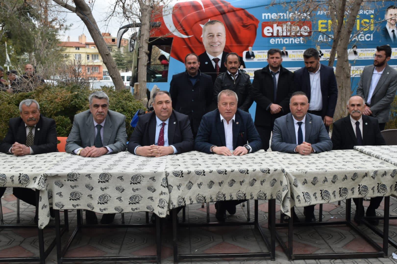 İyi Parti'den Gövde Gösterisi