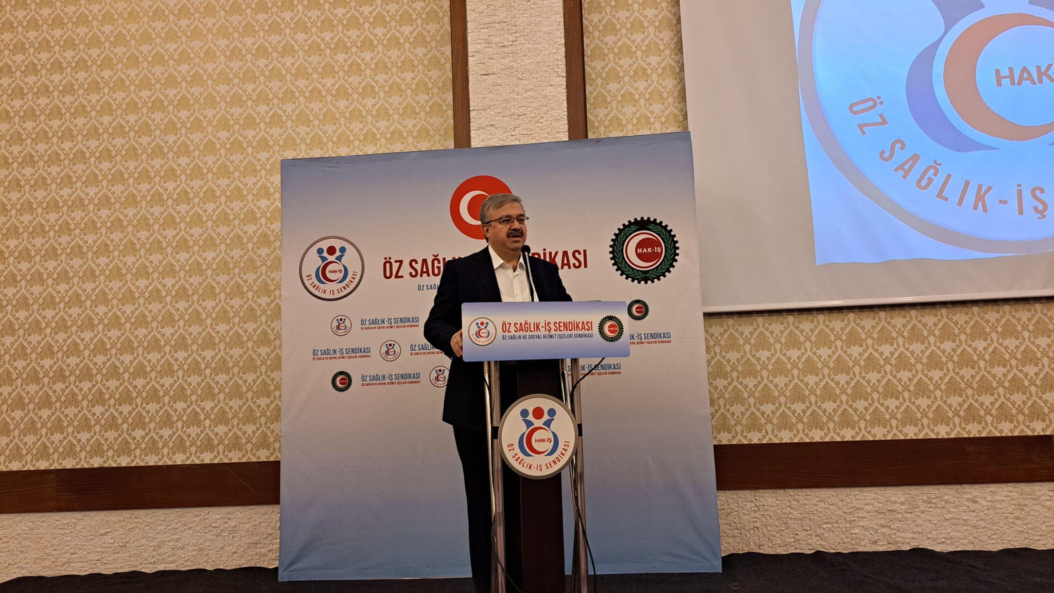 Yurdunuseven, Öz Sağlık-İş Sendikası Genel Kurulu'na katıldı