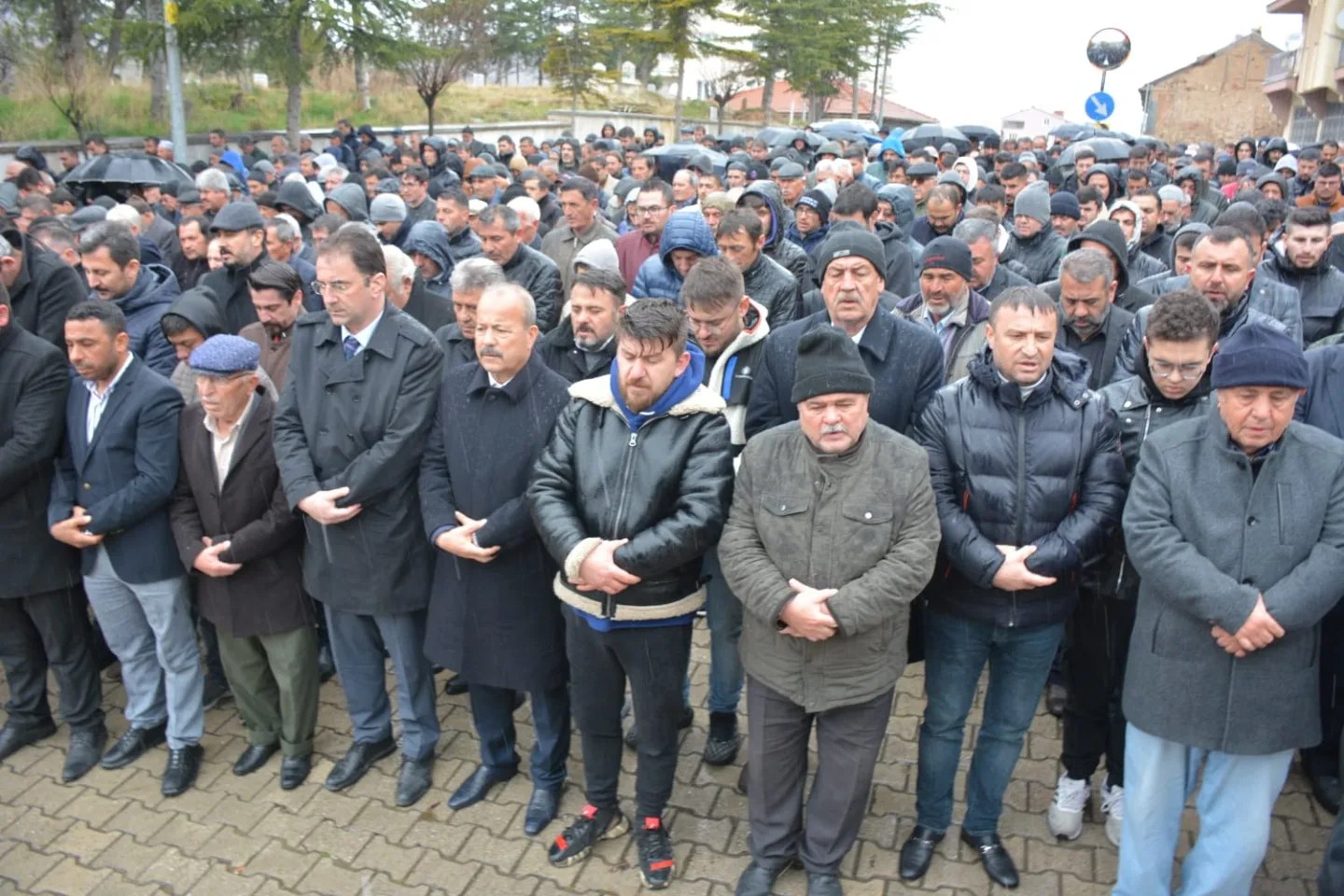 Taytak  ve MHP Teşkilatı Kahveci'yi yalnız bırakmadı