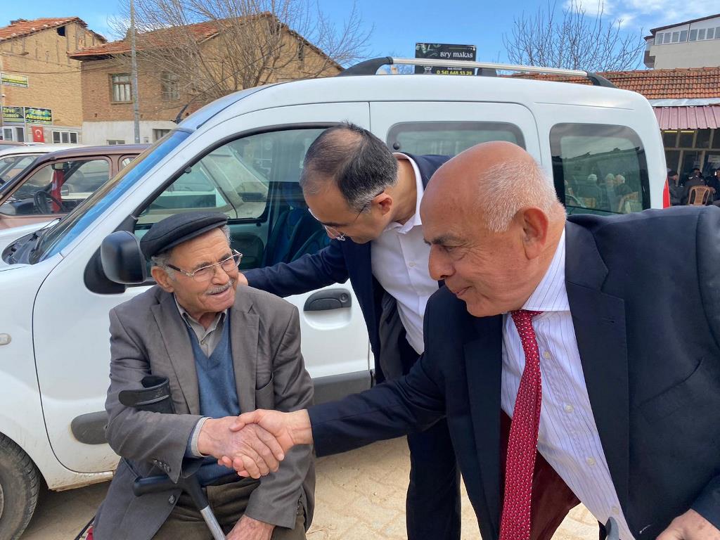 "BU MİLLET SİZİ DE EŞ BAŞKANINIZI DA BİLİR"