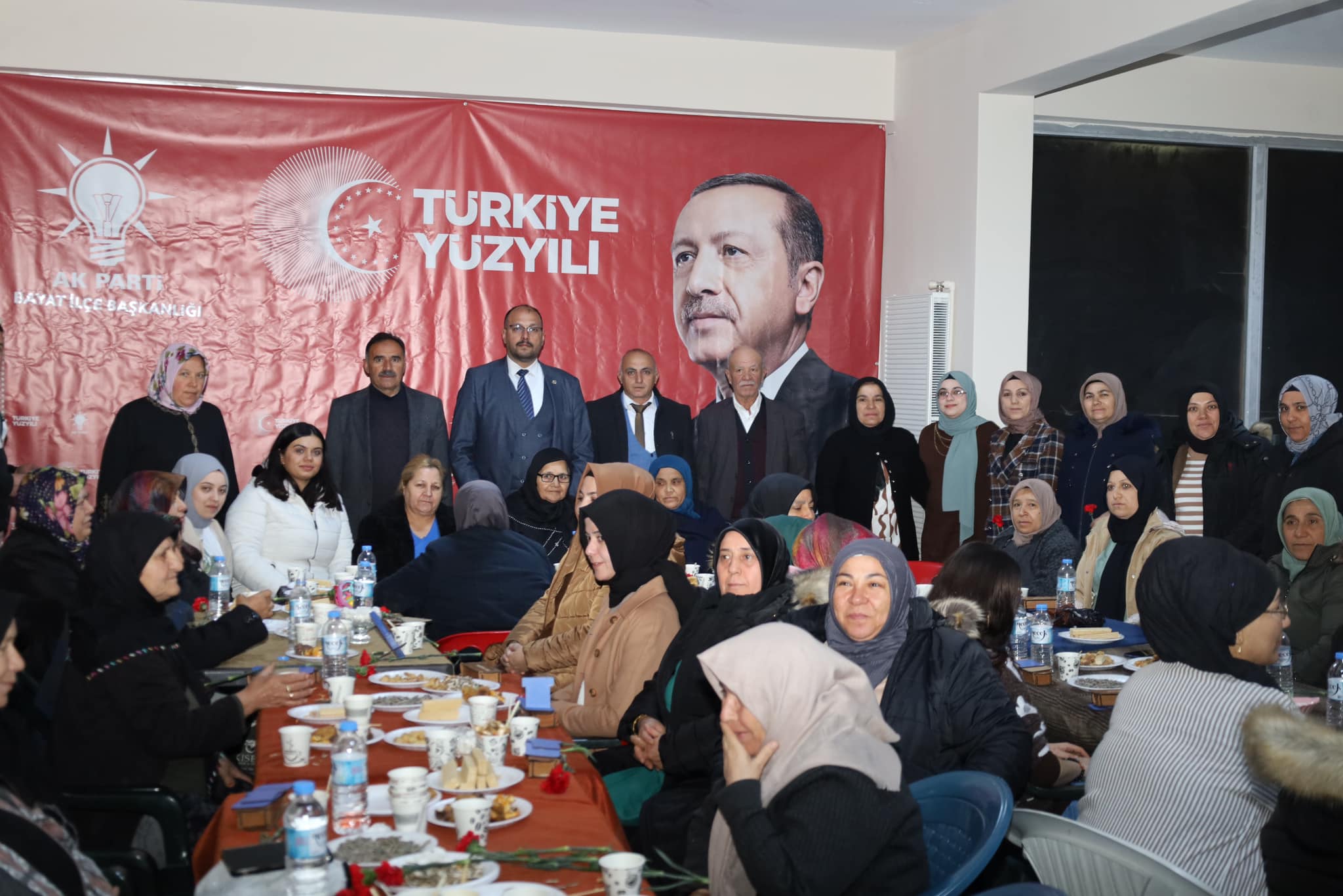 Bayat Belediye Başkan Adayı Bodur, 8 Mart Dünya Kadınlar Günü'nde İlçe Başkanı ve Adaylarla Buluştu