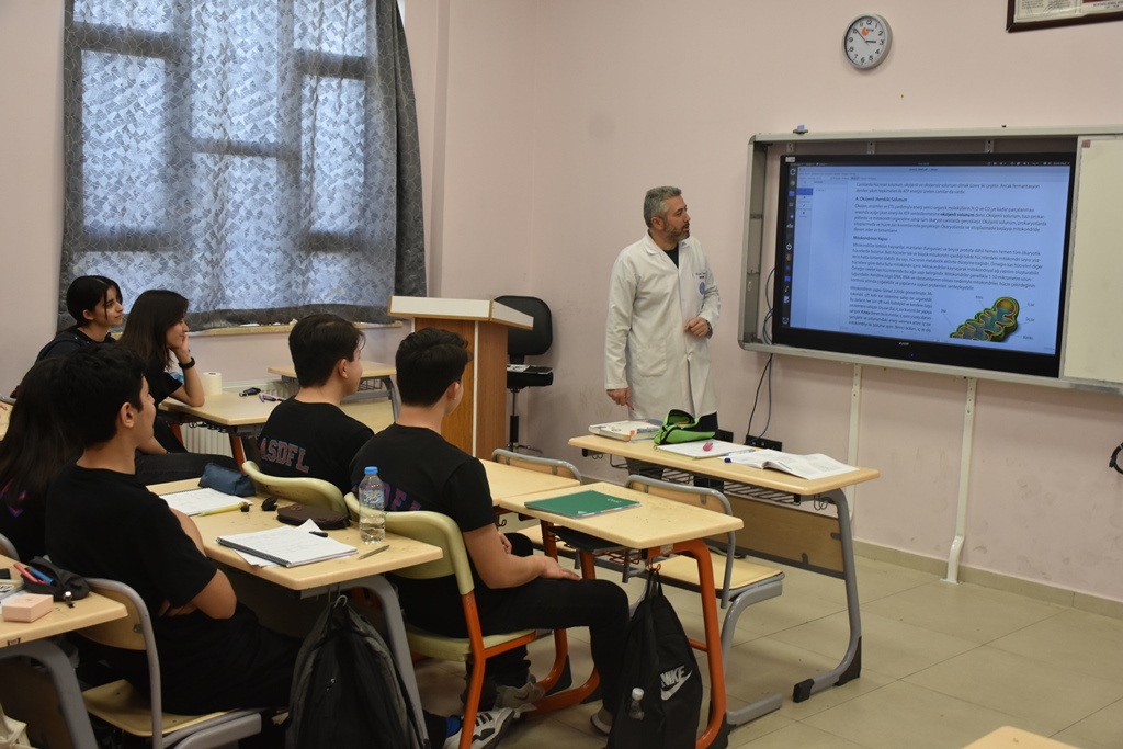 FEN LİSESİNİN 8 İKİZ ÖĞRENCİSİ BAŞARILARINI ÜNİVERSİTEDE DE SÜRDÜRMEK İSTİYOR