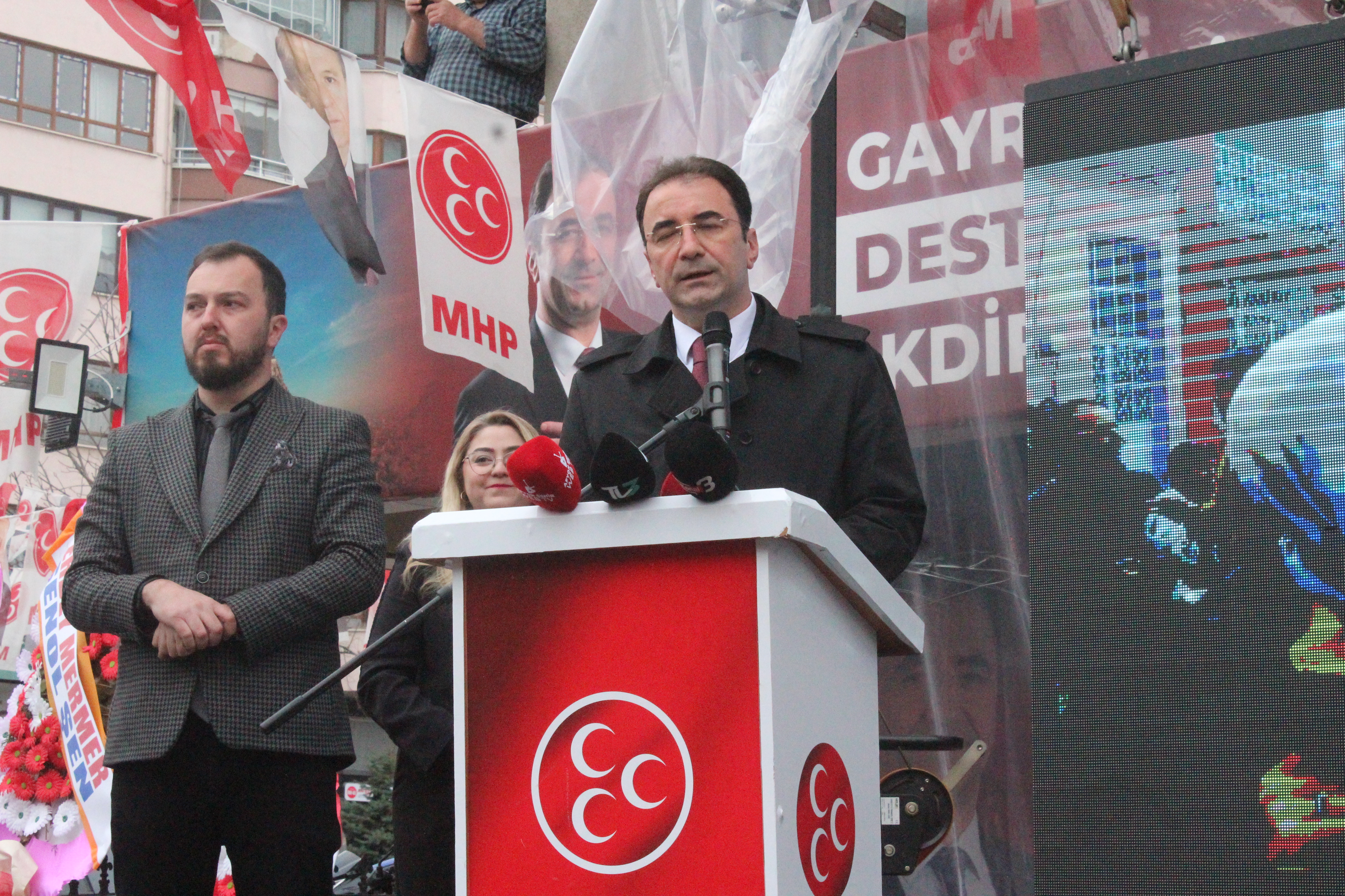 MİLLİYETÇİ HAREKETTEN COŞKULU SKM AÇILIŞI