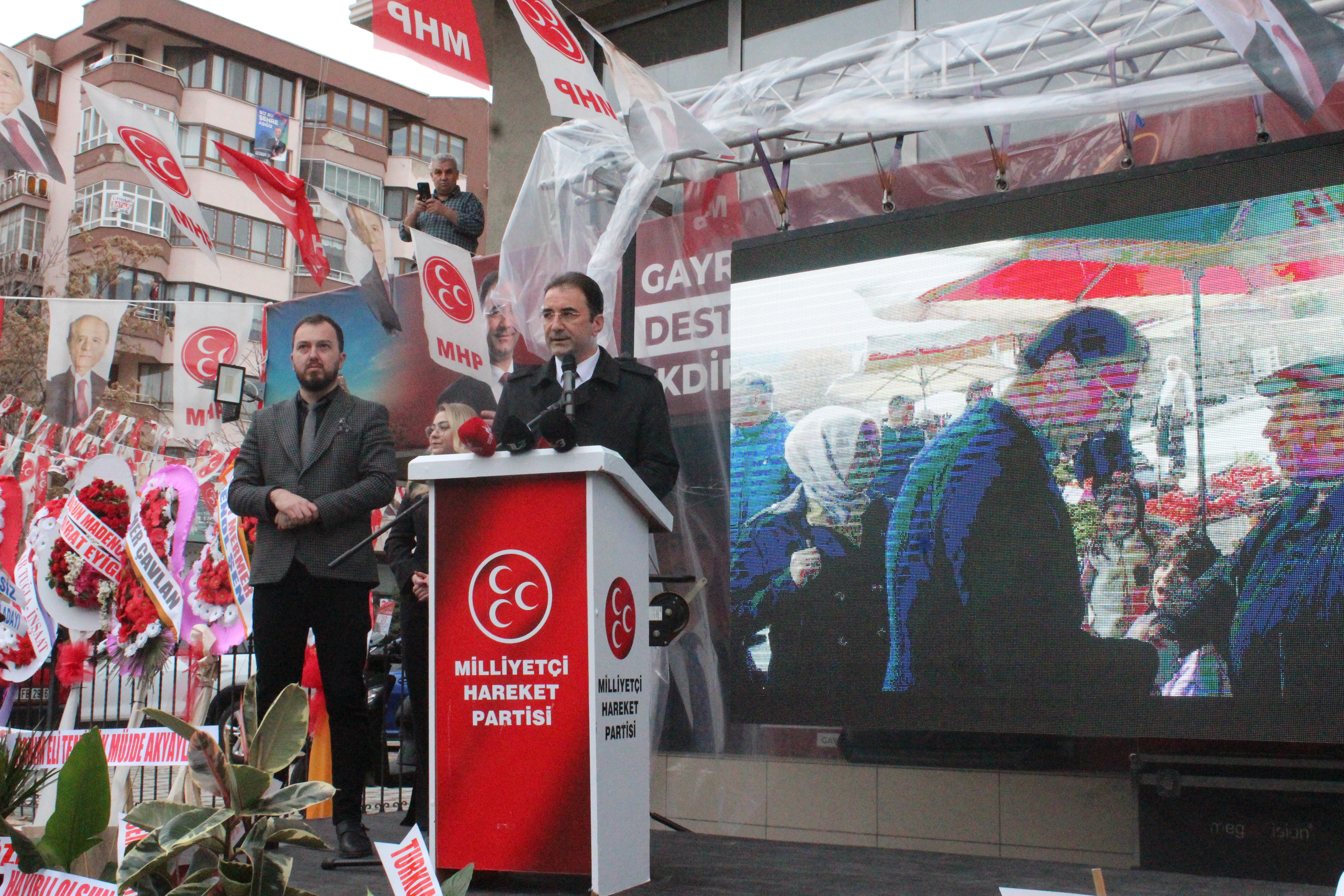 MİLLİYETÇİ HAREKETTEN COŞKULU SKM AÇILIŞI