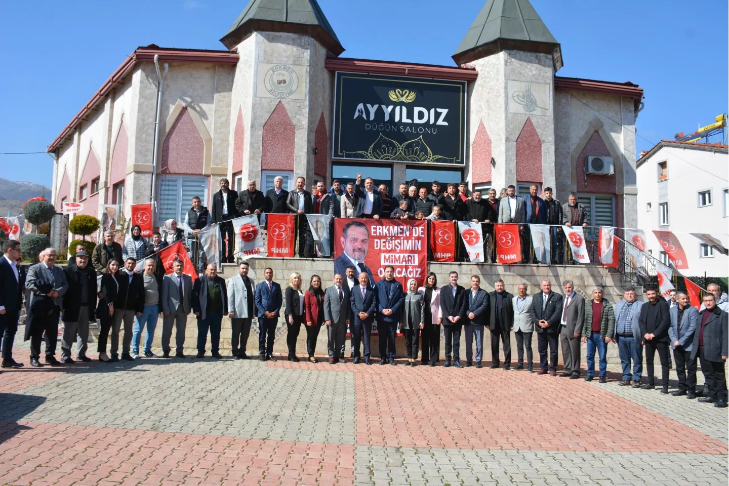 MHP'li Heyet Erkmen'de Kahvaltıda Bir Araya Geldi