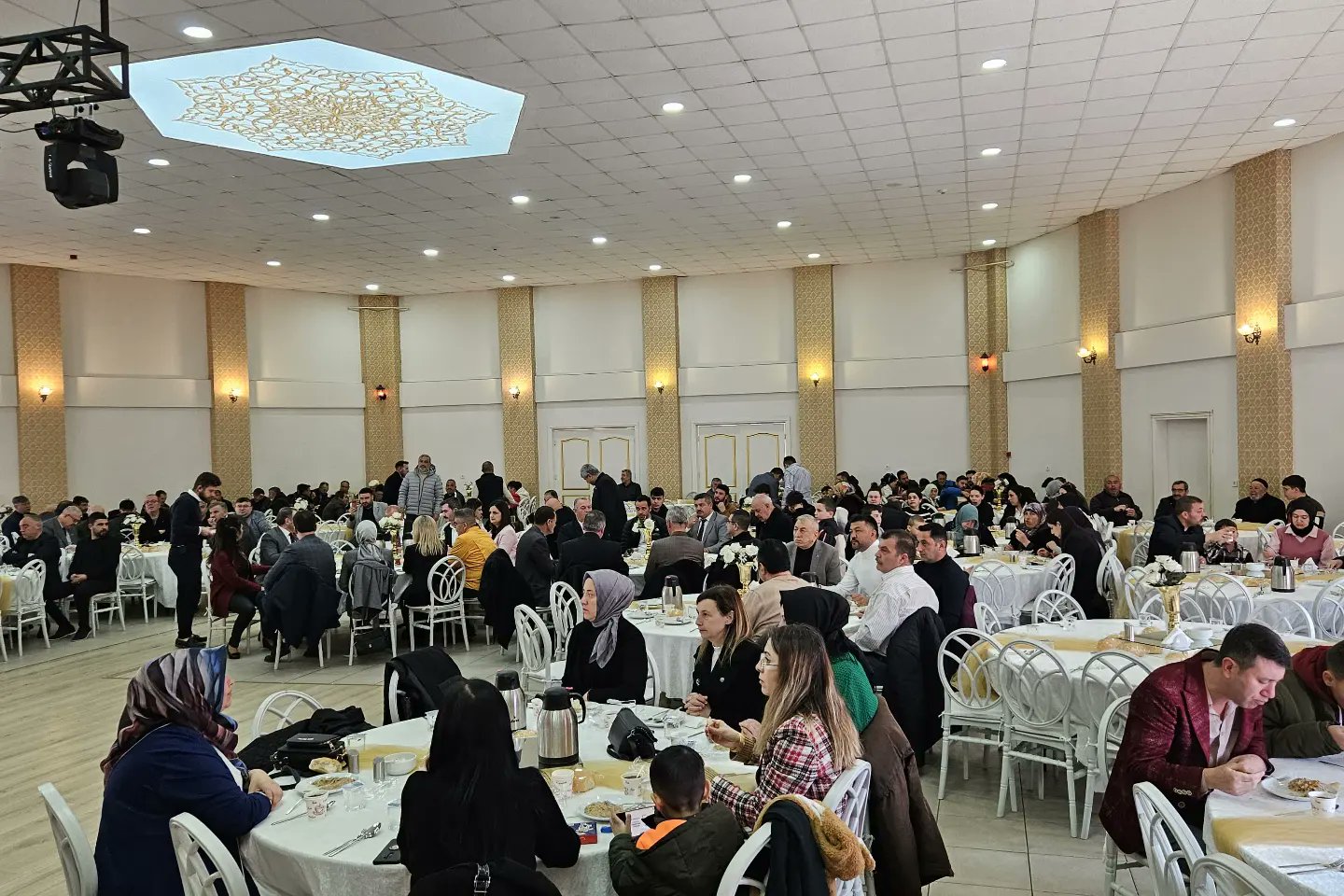 MHP'li Heyet Erkmen'de Kahvaltıda Bir Araya Geldi