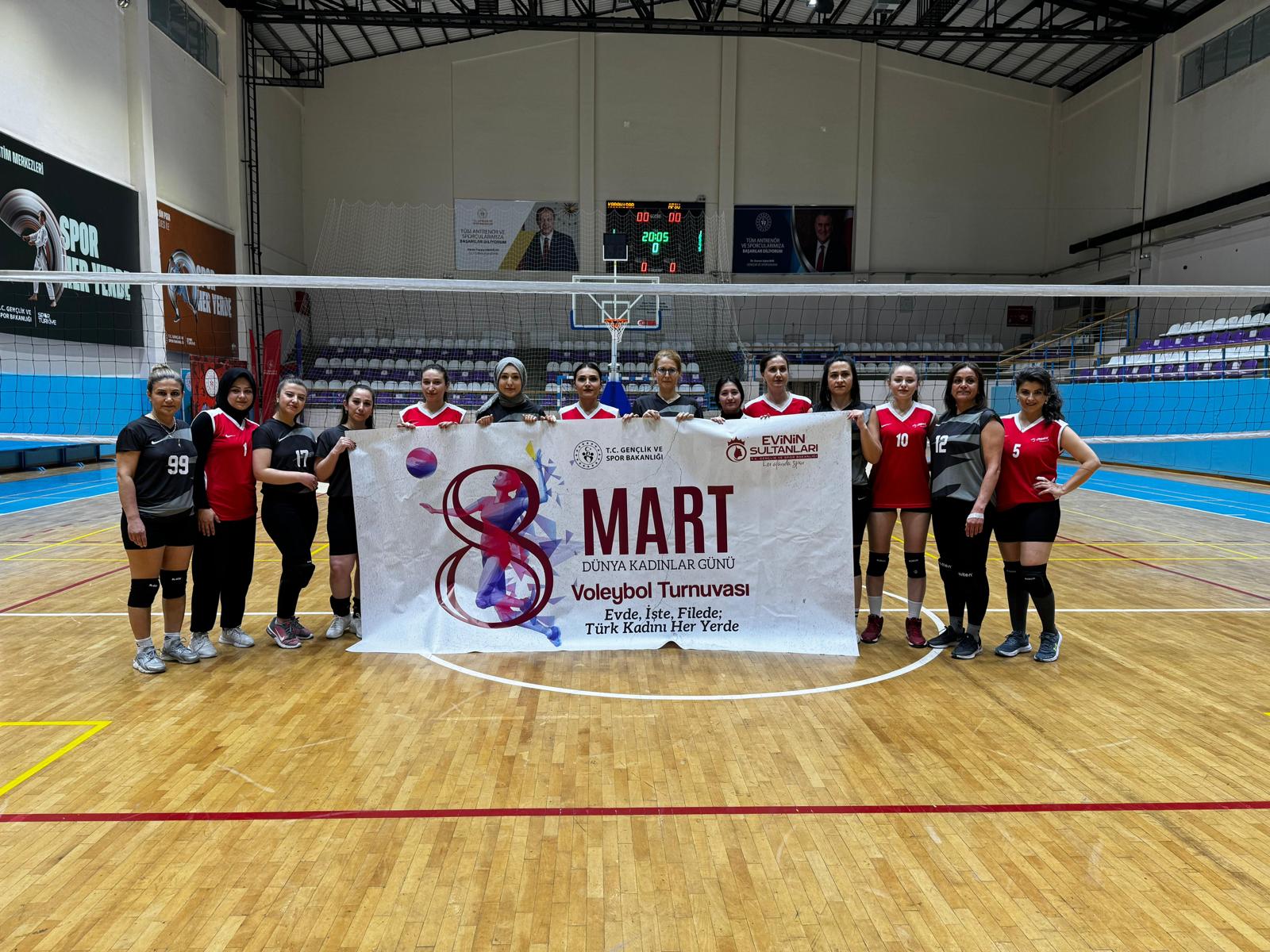 8 Mart Dünya Kadınlar Günü Voleybol Müsabakası Tamamlandı