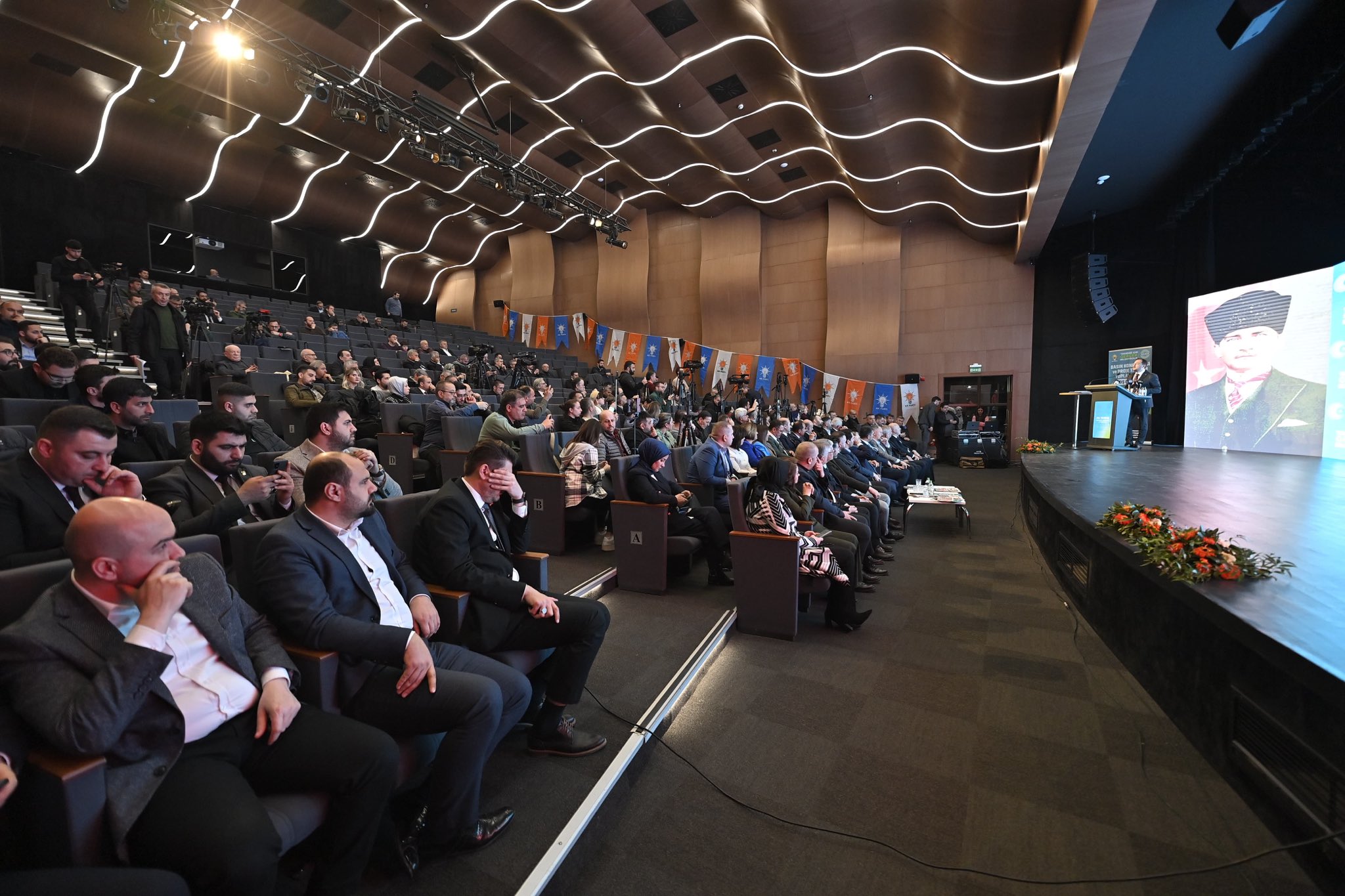 Afyonlu Eski Bakan'dan Başkan Adayı Yüksel'e Tam Destek