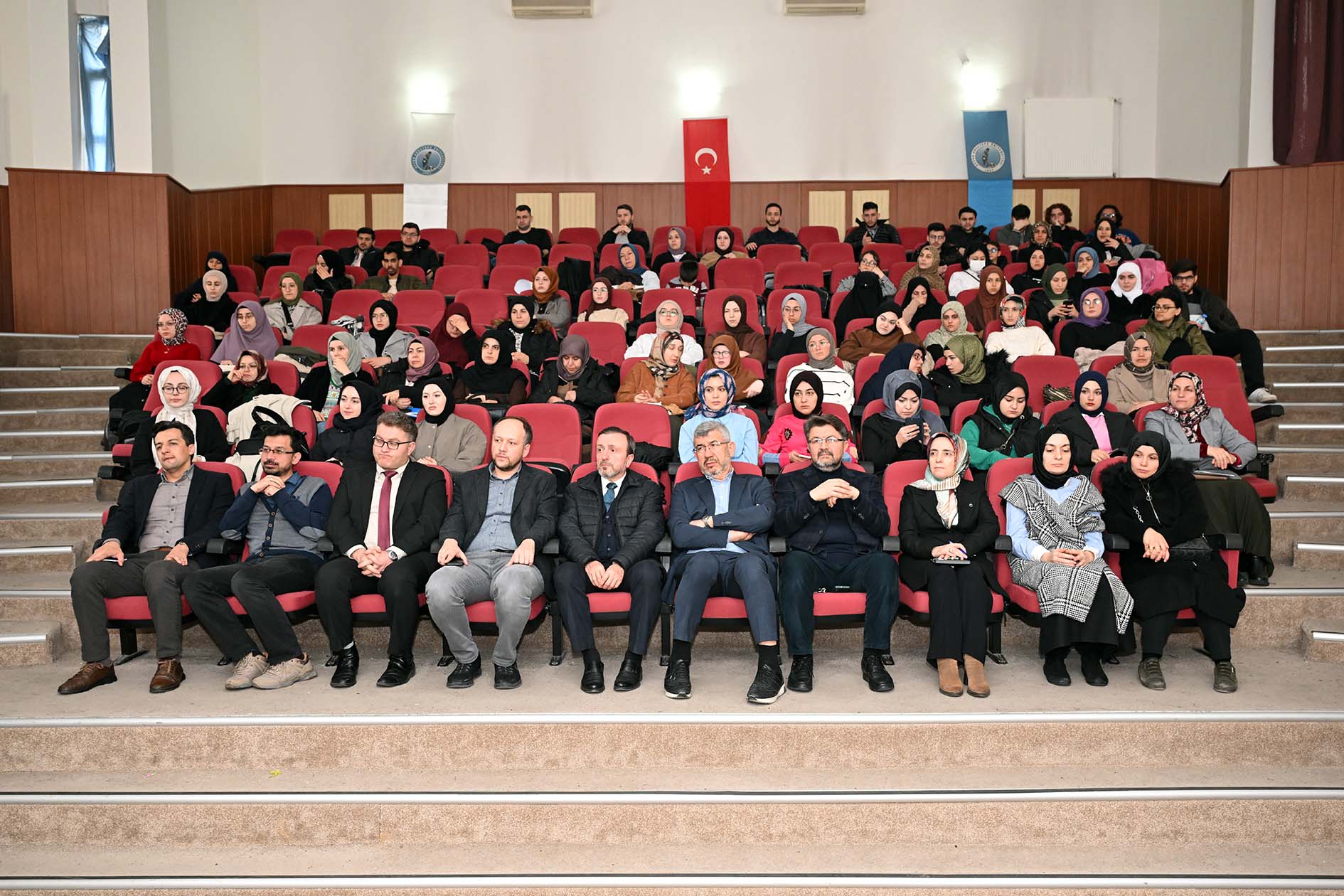 AKÜ'de ''Kuran Bize Yeter Söylemi'' Konulu Konferansı Gerçekleştirildi