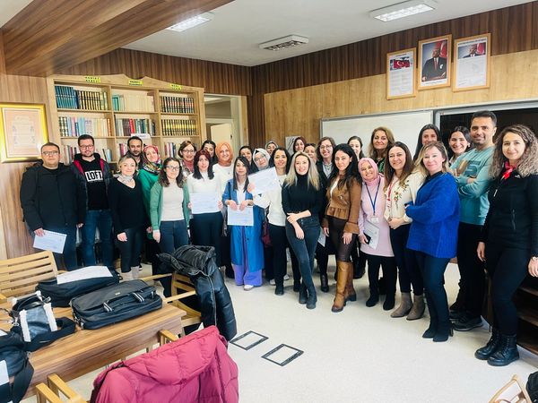 AFYONKARAHİSARLI ÖĞRETMENLER , E-TWİNNİNG ÇALIŞTAYI ’NA KATILDI