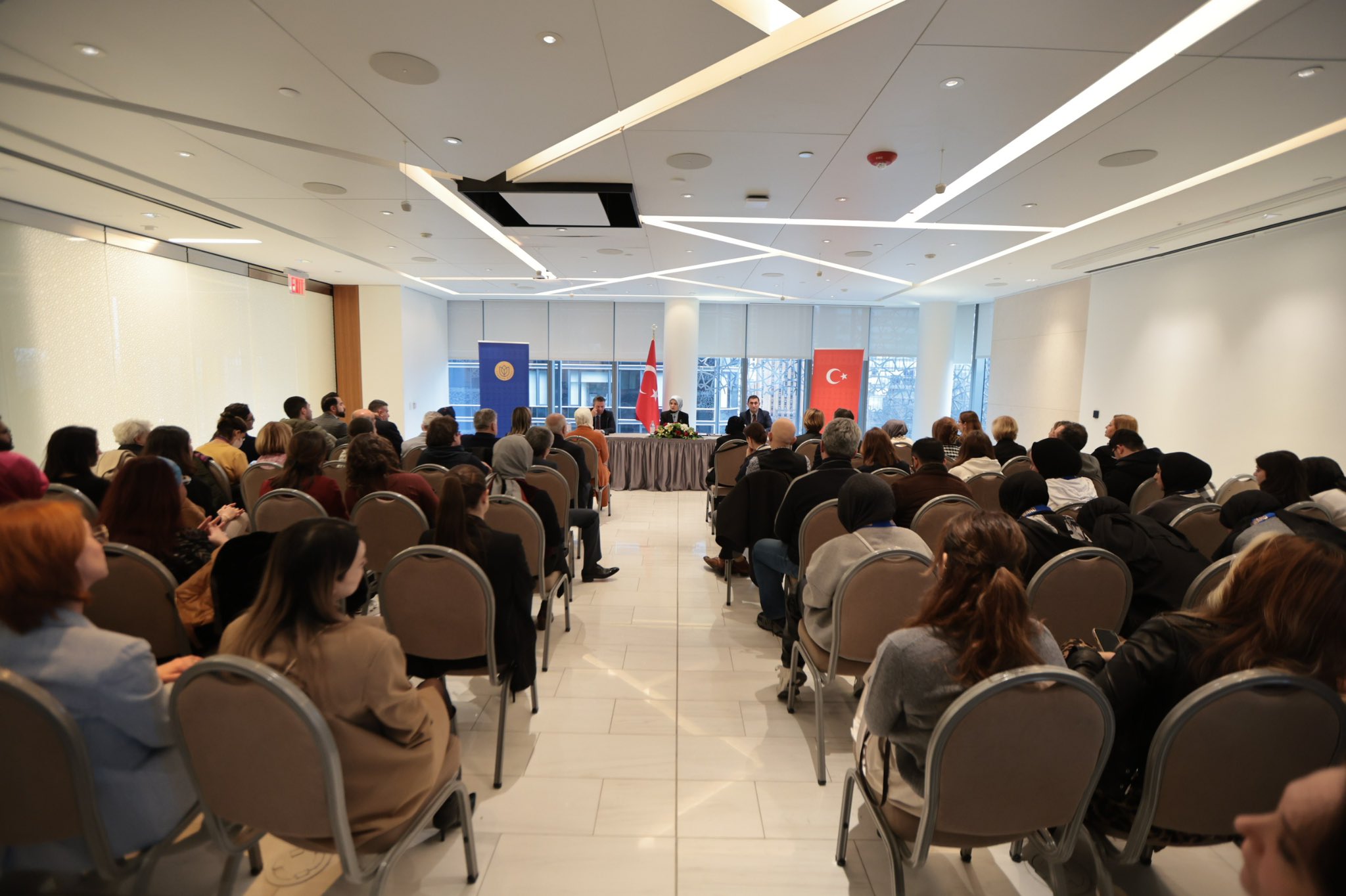 BAKAN GÖKTAŞ NEWYORK'TA GURBETÇİLERLE BULUŞTU