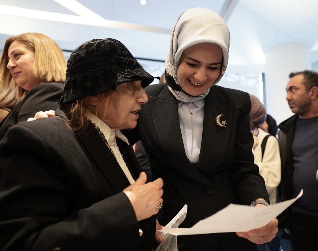 BAKAN GÖKTAŞ NEWYORK'TA GURBETÇİLERLE BULUŞTU
