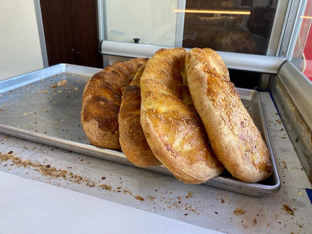 "KEBAP VAZGEÇİLMEZİMİZ PİDESİ İSE AŞKIMIZ"